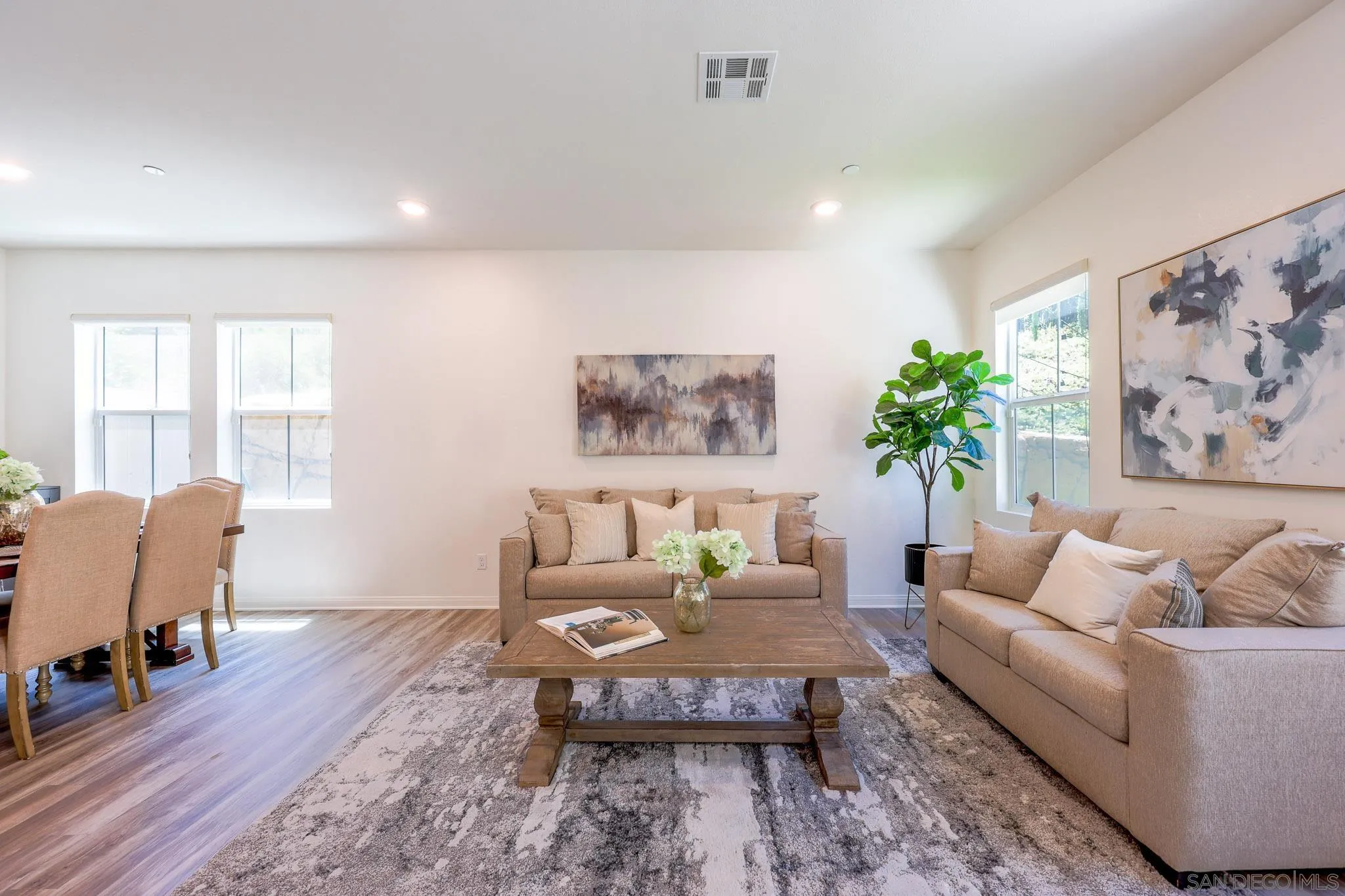 https://cdn.realtyfeed.com/cdn/127/260014262/3804a6d39449ebe1f3a025411ecabd1a.webp