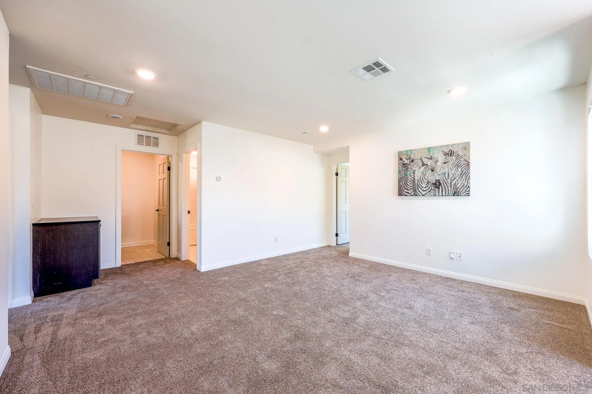 https://cdn.realtyfeed.com/cdn/127/260014262/5529a850baf01732a105348e902a9953.webp