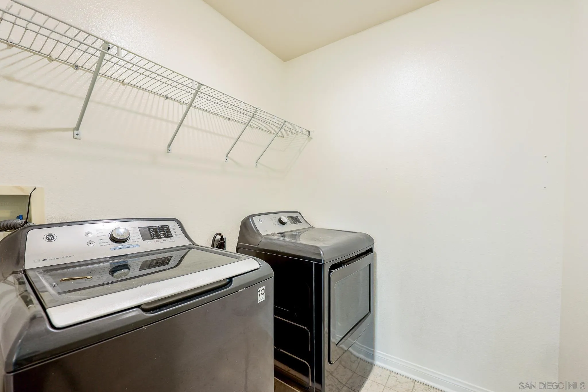 https://cdn.realtyfeed.com/cdn/127/260014262/5f2862cc9616ebab0acc798299da722f.webp