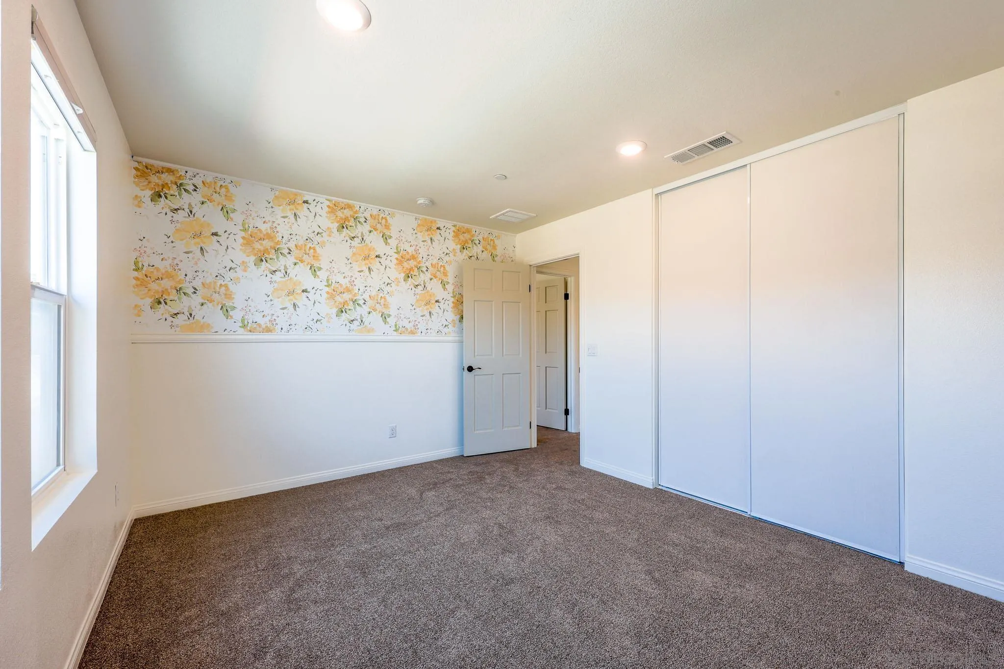 https://cdn.realtyfeed.com/cdn/127/260014262/61a875b1bd9165b3d8fc6ba132ae9690.webp