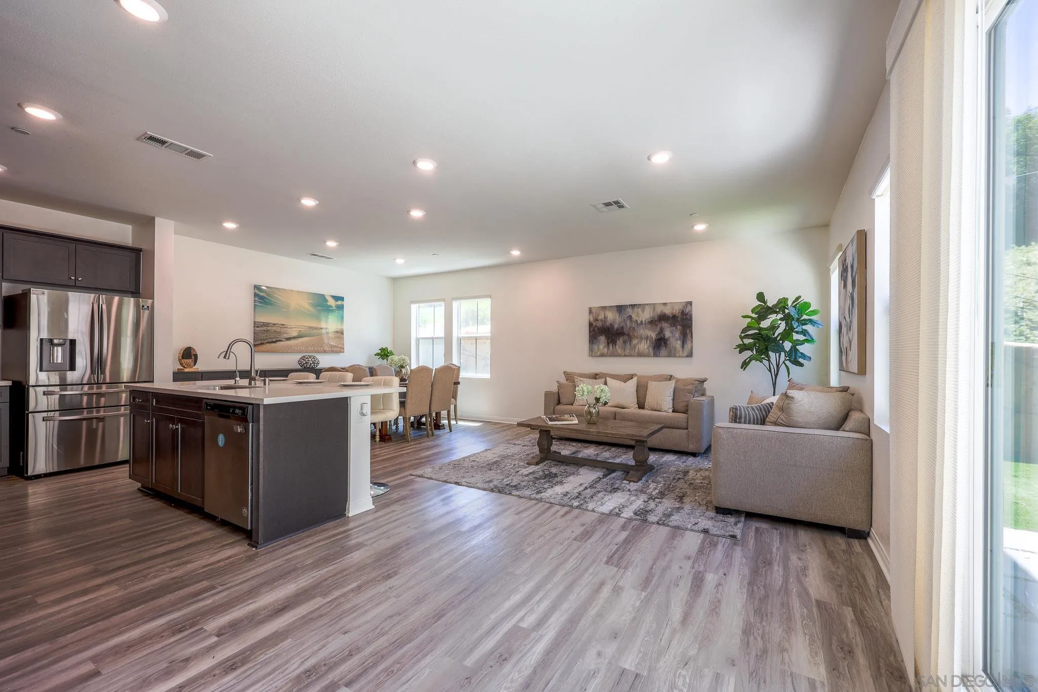 https://cdn.realtyfeed.com/cdn/127/260014262/7a9e5c84e6ec3932ee7b8df6fea52f84.webp