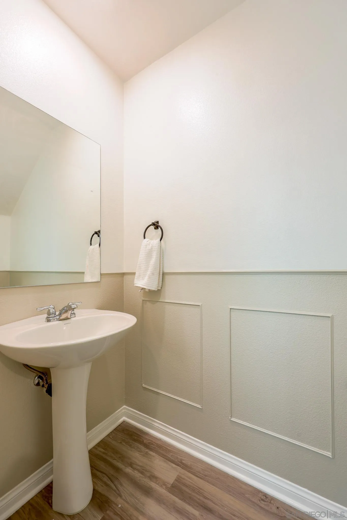 https://cdn.realtyfeed.com/cdn/127/260014262/865bf98657e5b74b86a1de4bbedaf30e.webp