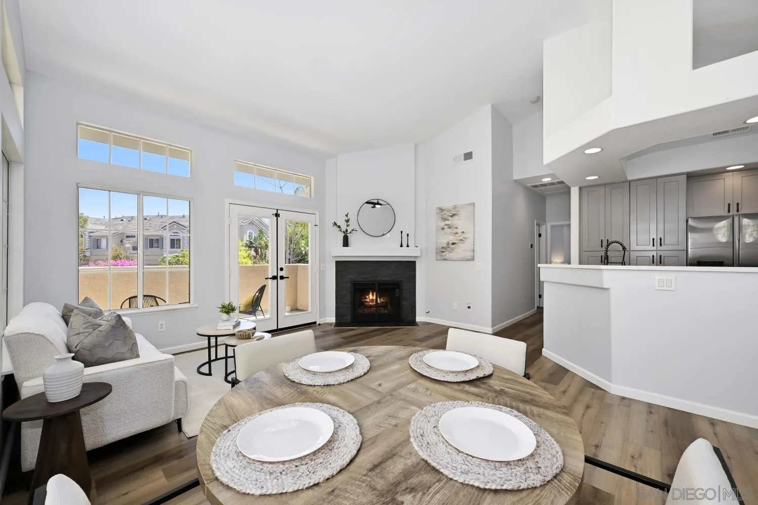 https://cdn.realtyfeed.com/cdn/127/260014272/929b9e60b5f730b67dde026df47c40b0.webp