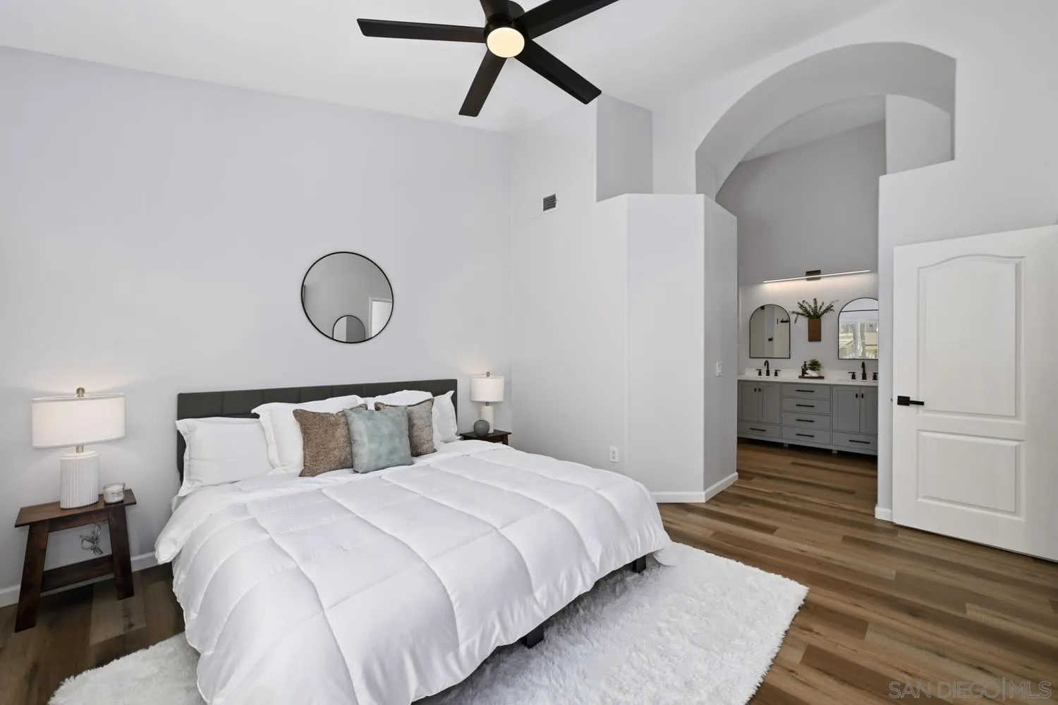 https://cdn.realtyfeed.com/cdn/127/260014272/b9937a369b79c8430f20756da79c5986.webp