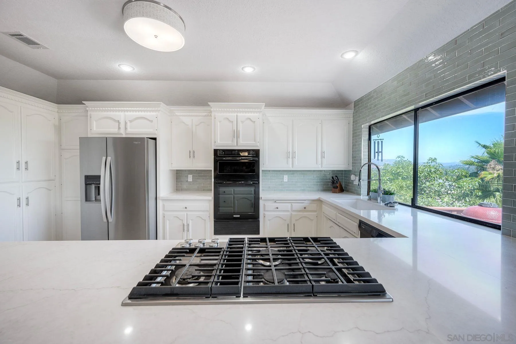 https://cdn.realtyfeed.com/cdn/127/260014273/1d4e54ddf936766ab2f2d039af4ed514.webp