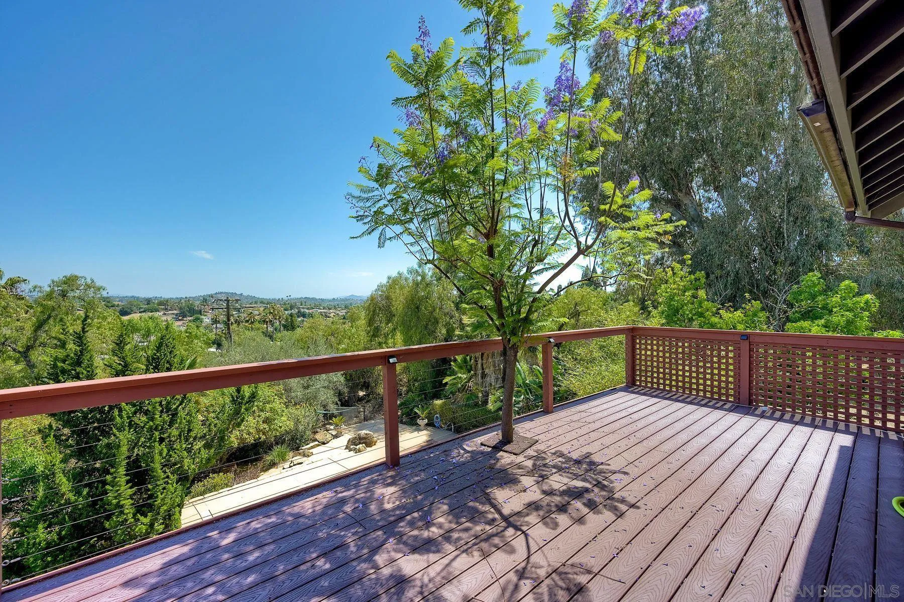 https://cdn.realtyfeed.com/cdn/127/260014273/560dd684fb86b8d813da0bc1496010e2.webp
