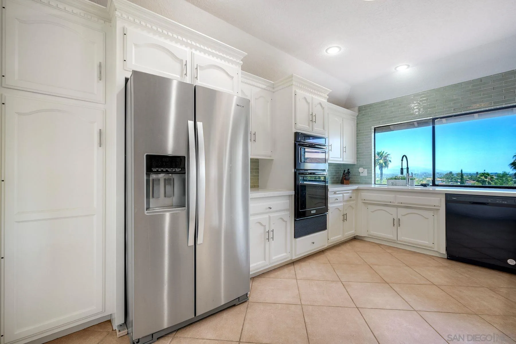 https://cdn.realtyfeed.com/cdn/127/260014273/5f7f666ef30749da74fa88811ce8b678.webp