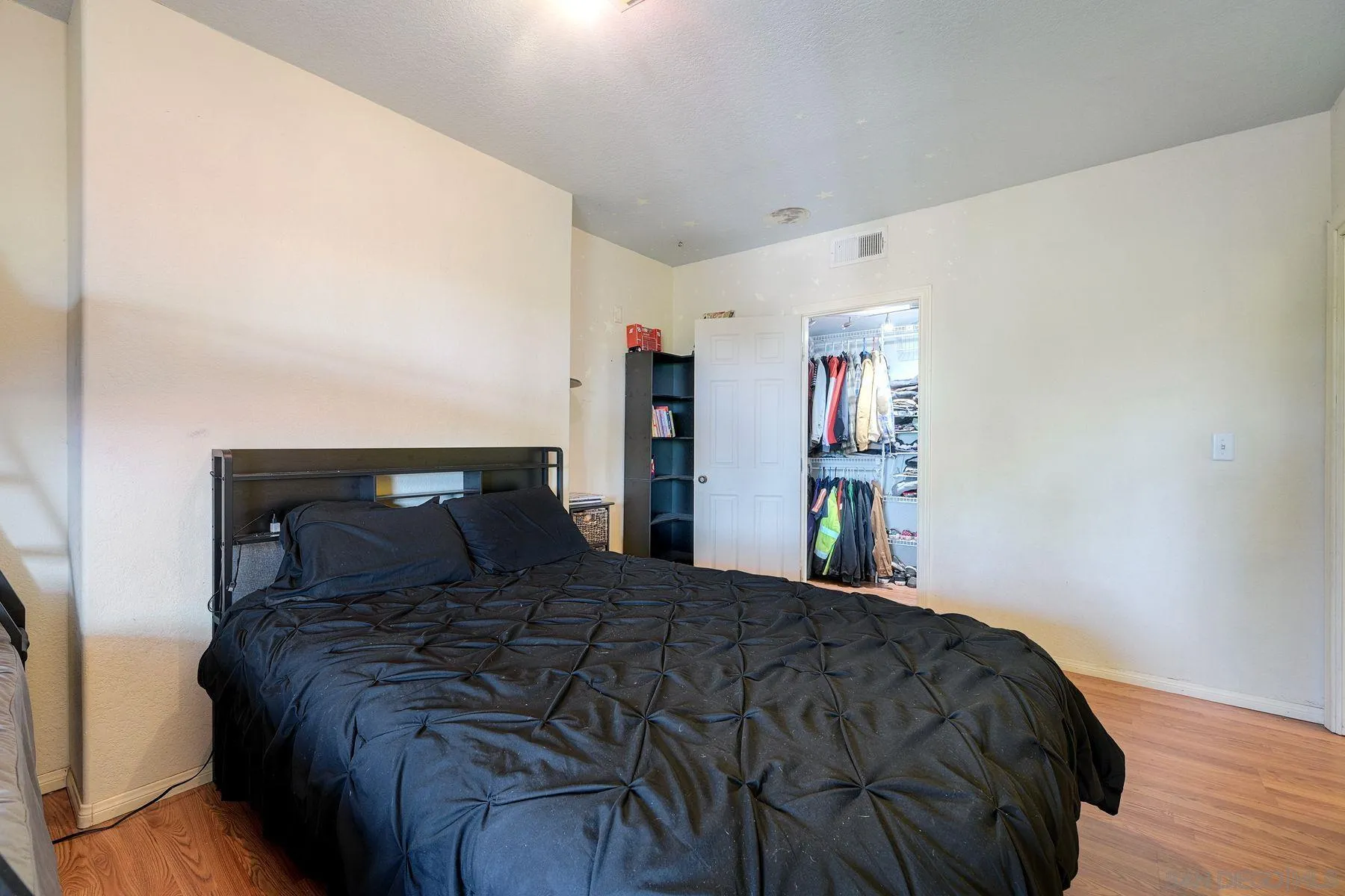 https://cdn.realtyfeed.com/cdn/127/260014273/7a7b6e77c8a25dd75b891eeb8394eedb.webp