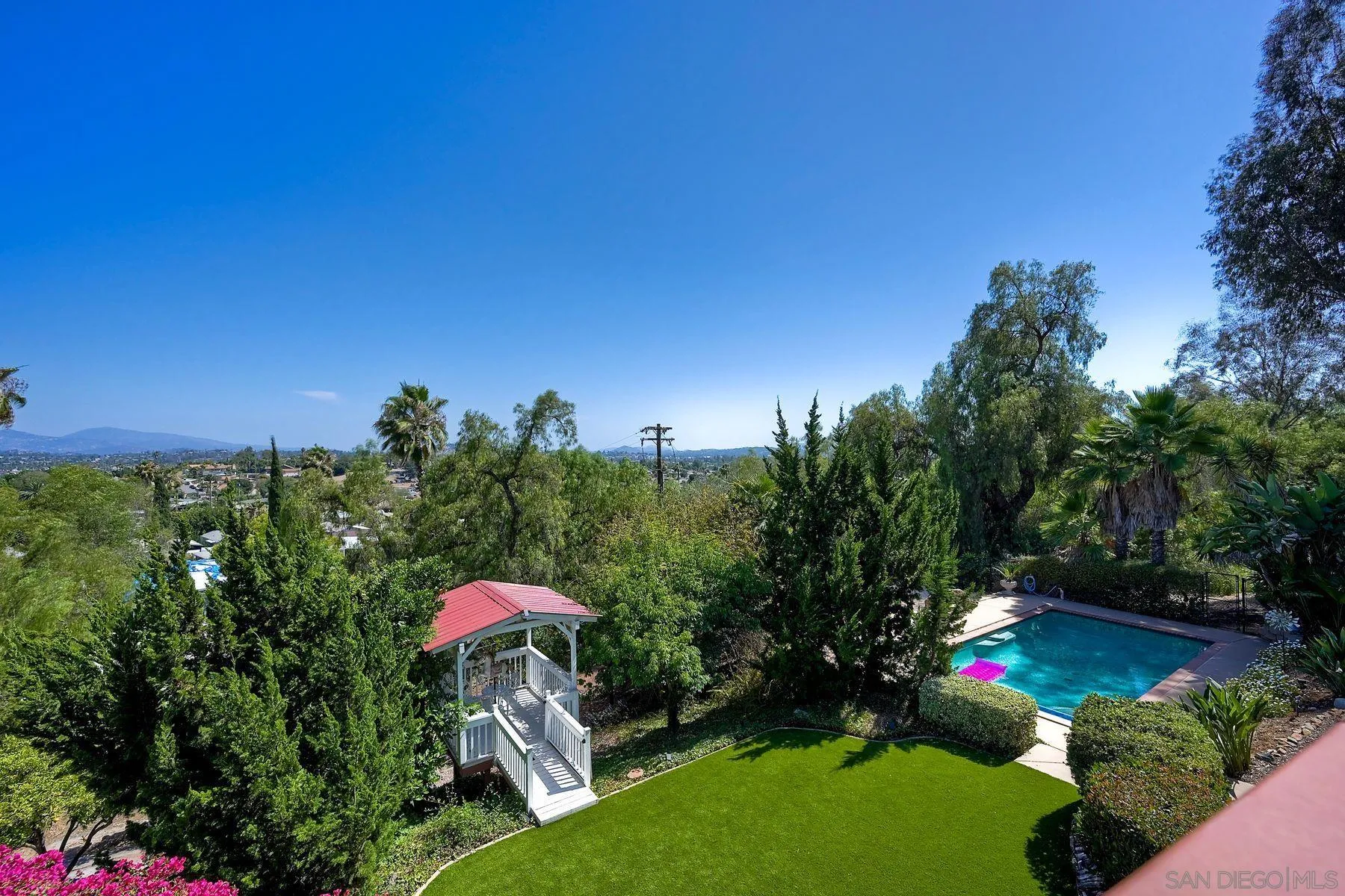 https://cdn.realtyfeed.com/cdn/127/260014273/f35e8cc123d104fbb5cede8a0ddaa1df.webp