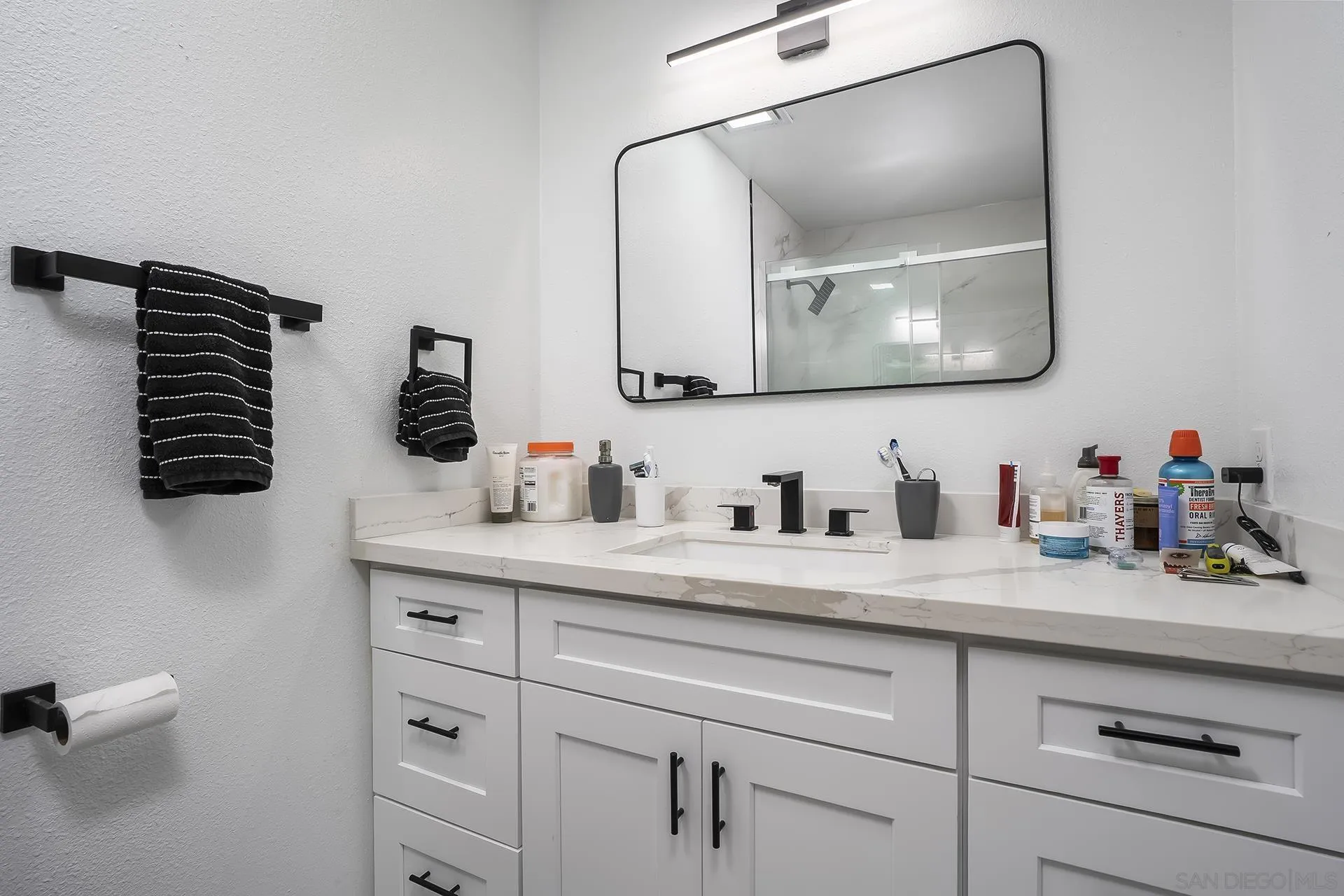 https://cdn.realtyfeed.com/cdn/127/260014277/4cfe8b523d7e7388e3d9ddf19c2fd08d.webp