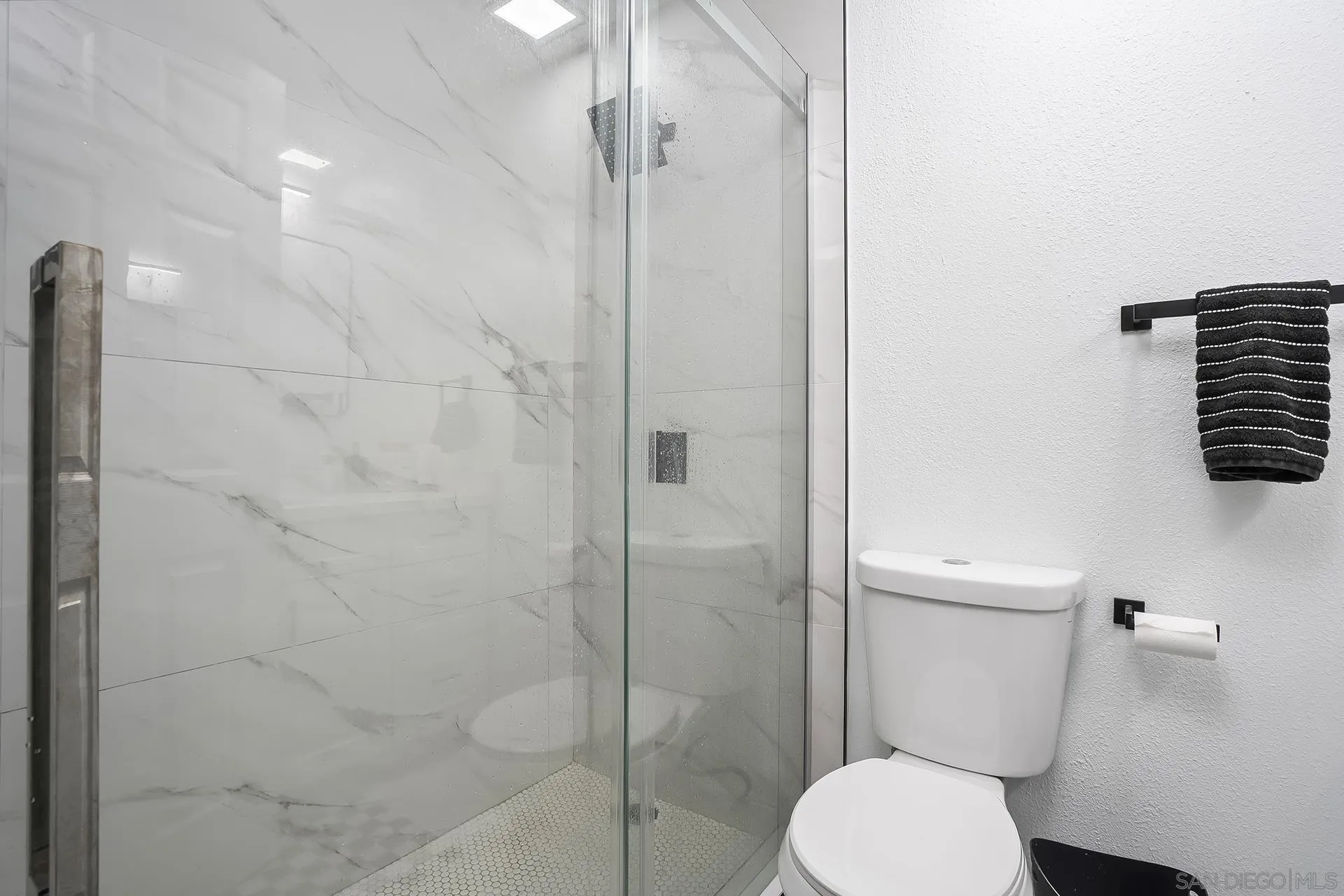 https://cdn.realtyfeed.com/cdn/127/260014277/7bde1fcea8f83ef9845f8cd8cbbd6d55.webp