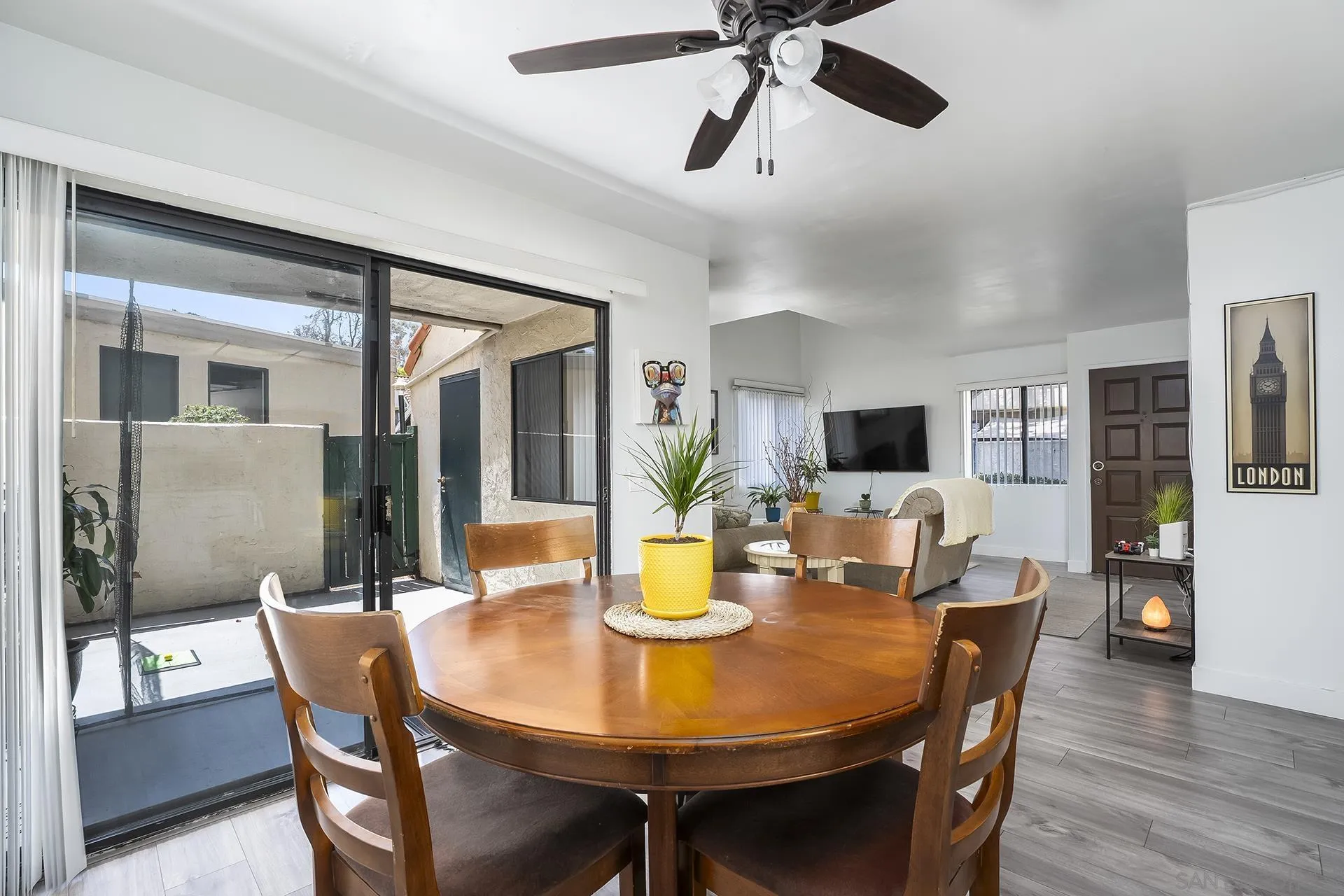https://cdn.realtyfeed.com/cdn/127/260014277/8d3e4add6819e26dad11224a4c8fe441.webp