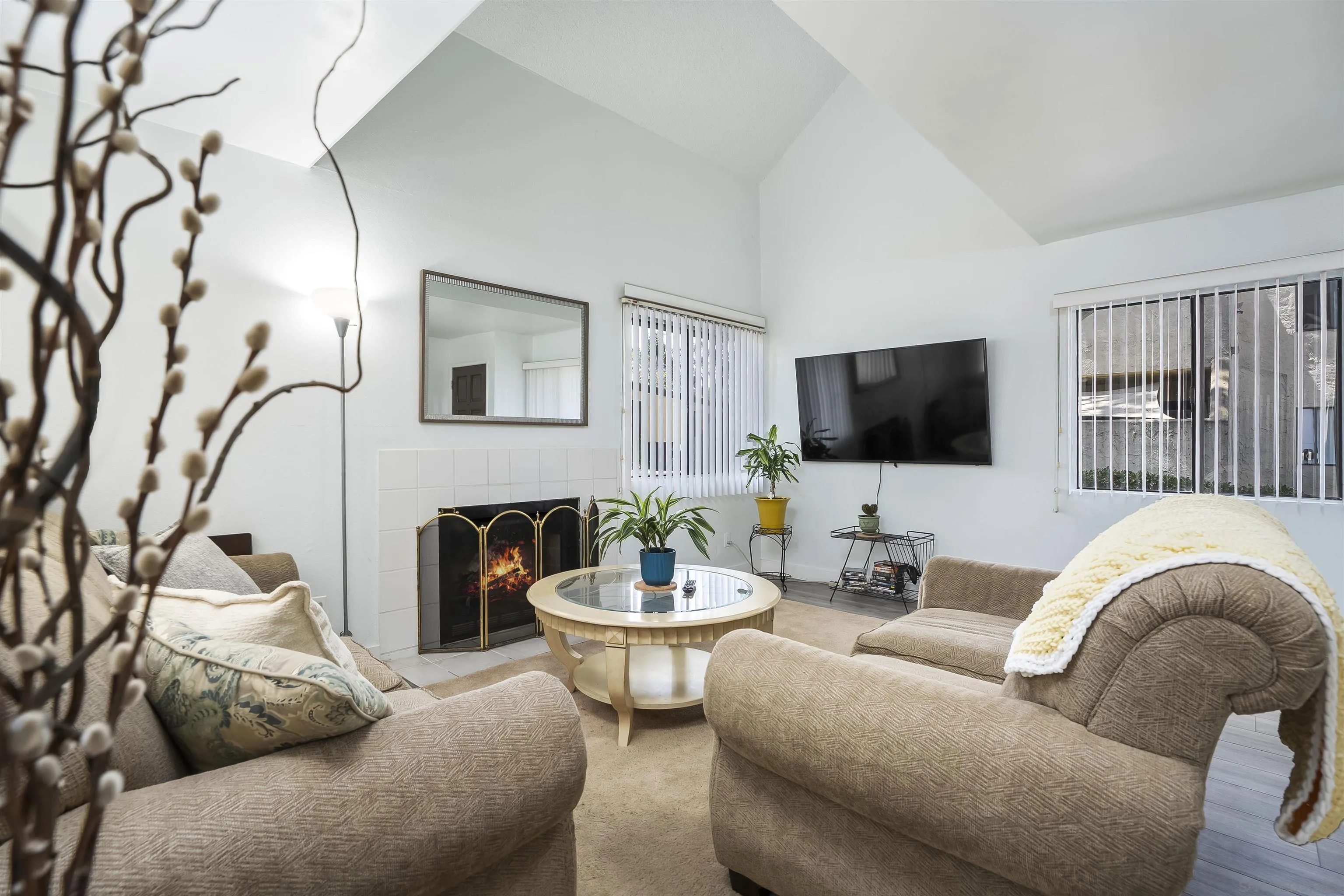 https://cdn.realtyfeed.com/cdn/127/260014277/936dcd9e1002f1ad4843aa6b169bb9ad.webp