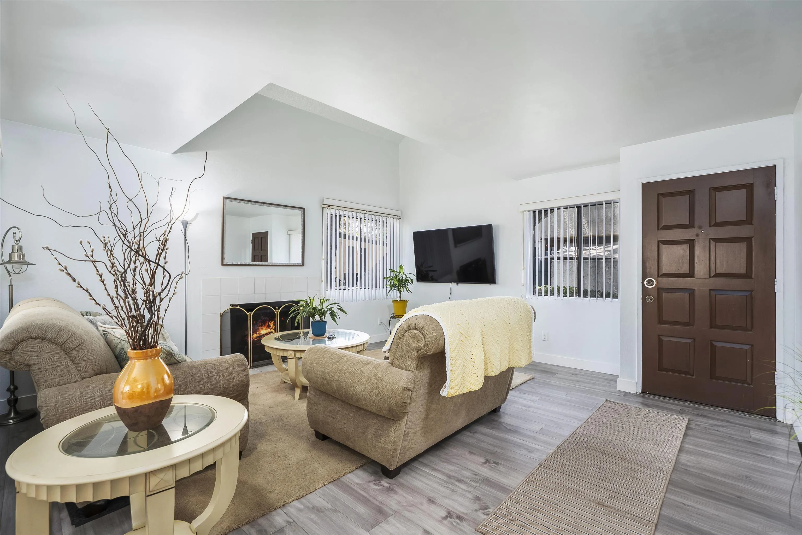 https://cdn.realtyfeed.com/cdn/127/260014277/a2d78dfce6b9fe754d4982dd537768dc.webp