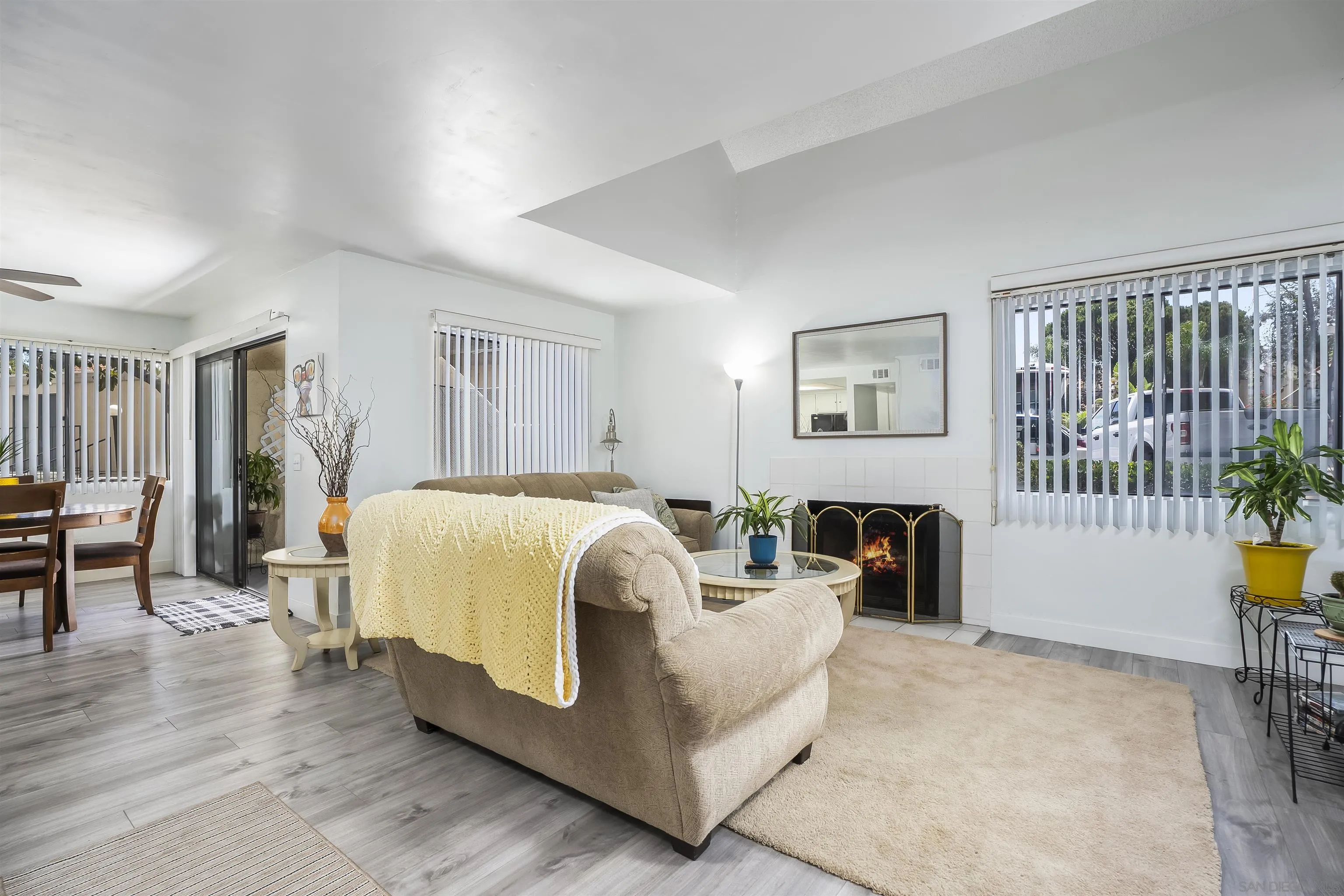 https://cdn.realtyfeed.com/cdn/127/260014277/b6bec453dea60e461bc2aefe071ae483.webp