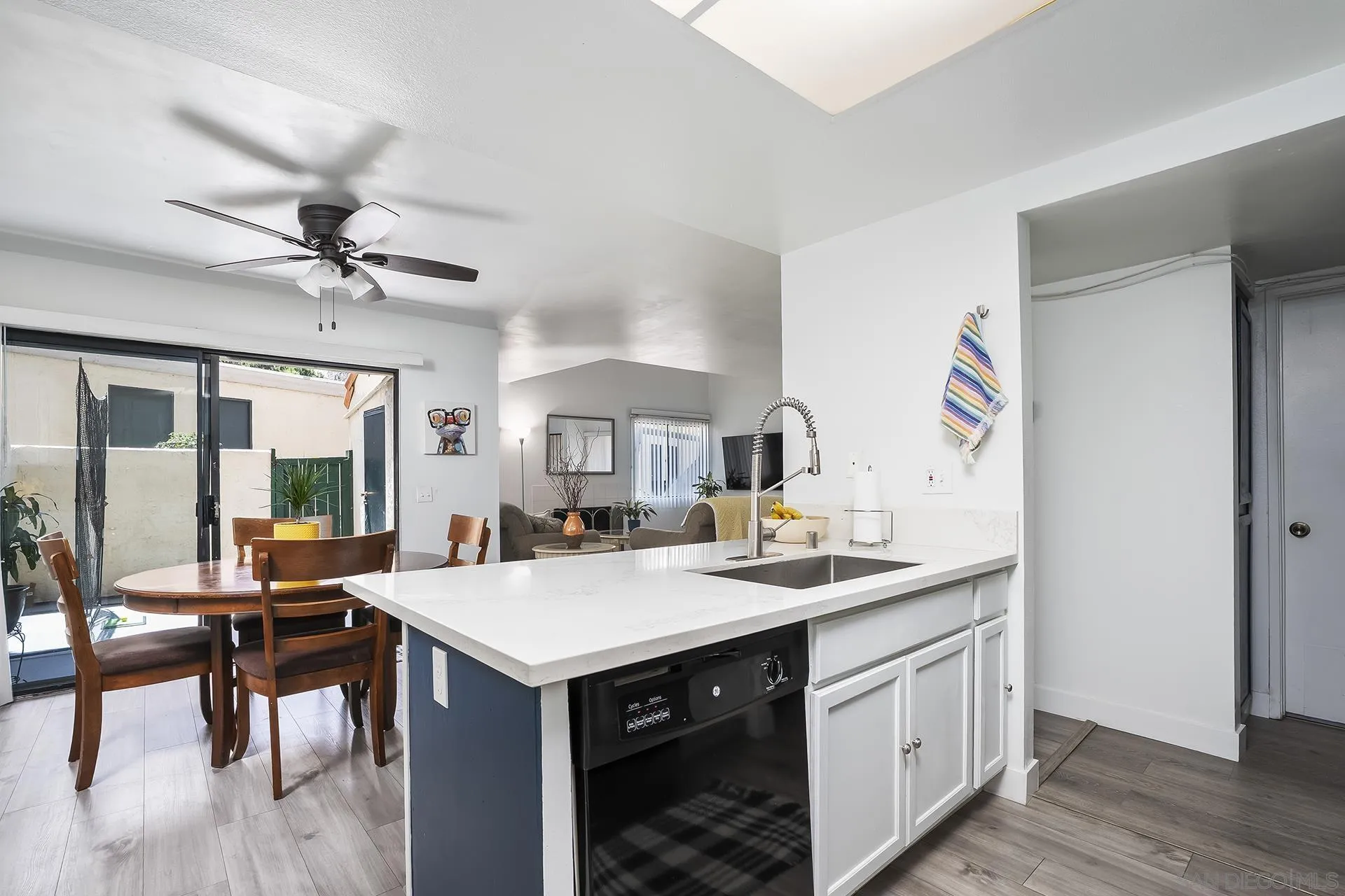 https://cdn.realtyfeed.com/cdn/127/260014277/cc1a1cae4c2c1c7192efe4075b1b4f60.webp
