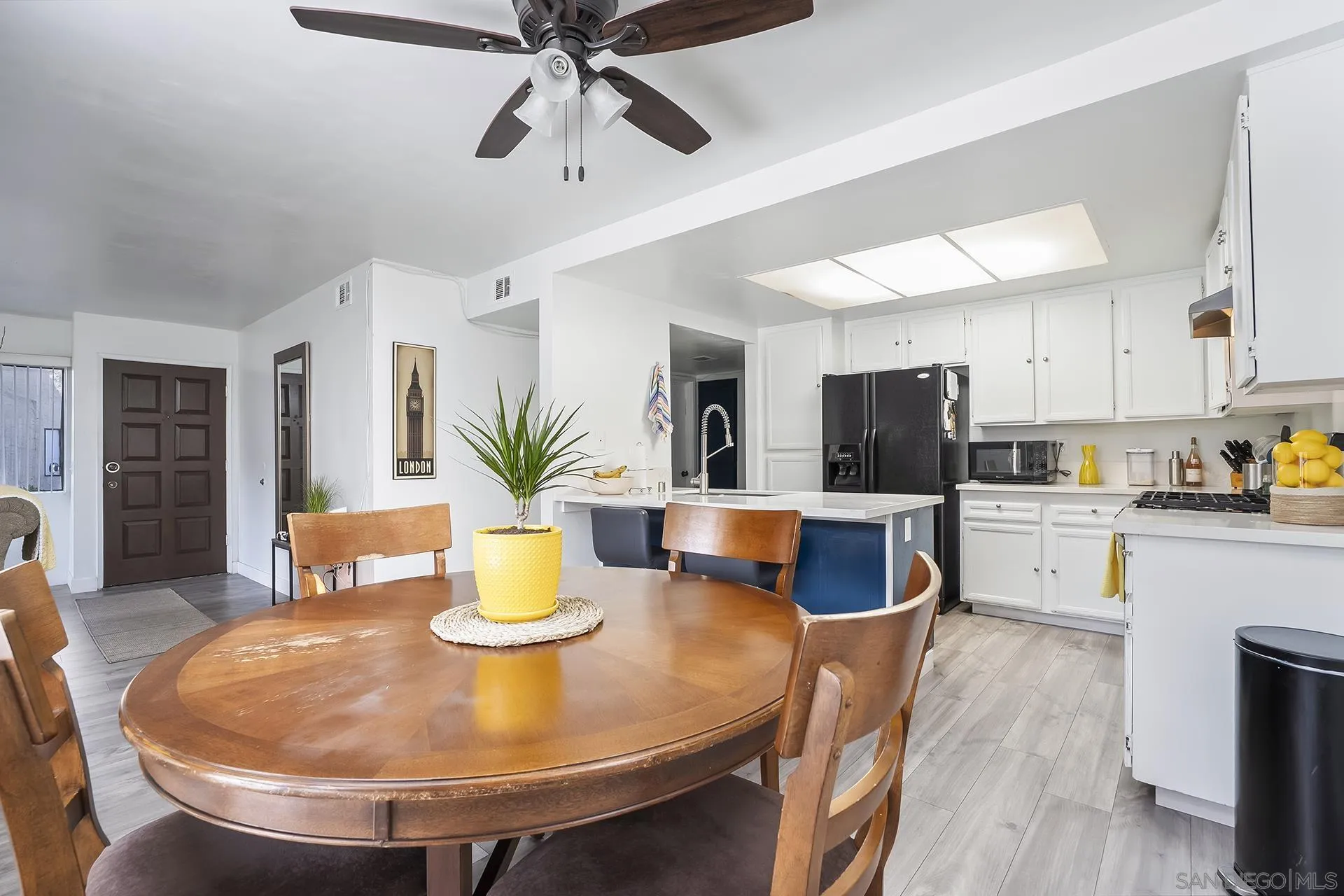 https://cdn.realtyfeed.com/cdn/127/260014277/d2ce13c40a6e65546bc5d994ed8f506b.webp