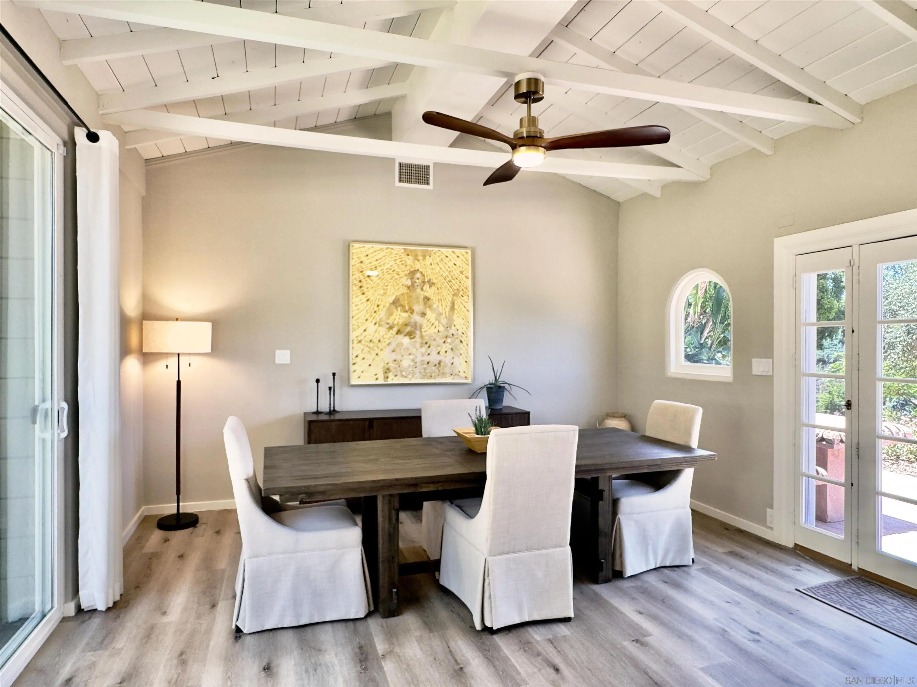 https://cdn.realtyfeed.com/cdn/127/260014280/3c9cb59bfed6266aef379198ad7e6066.webp