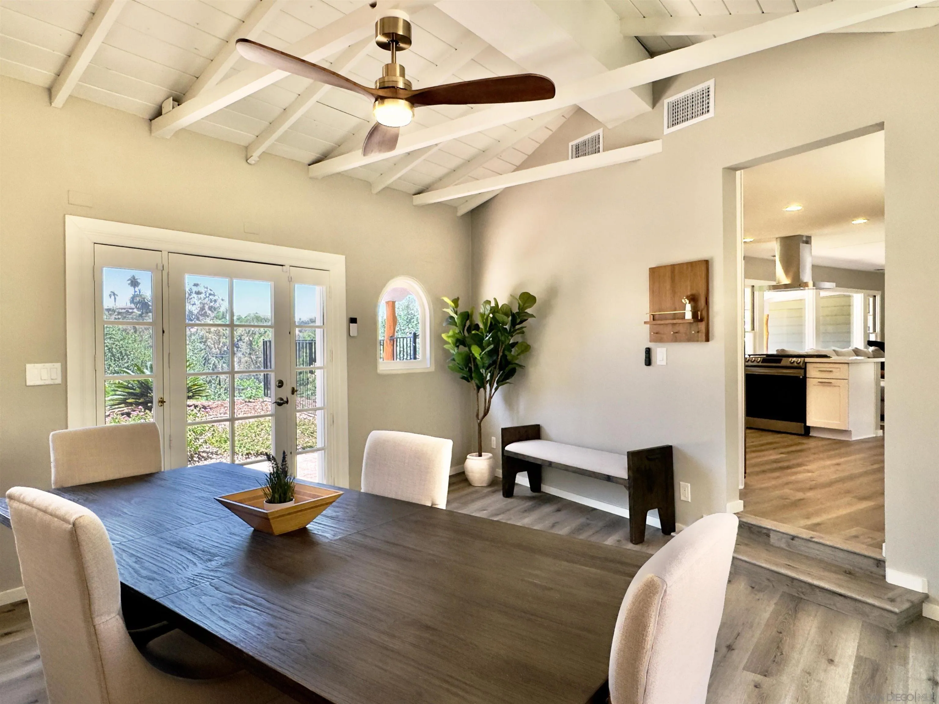 https://cdn.realtyfeed.com/cdn/127/260014280/4ff6e0b628f4106e1b827893394dbbbe.webp