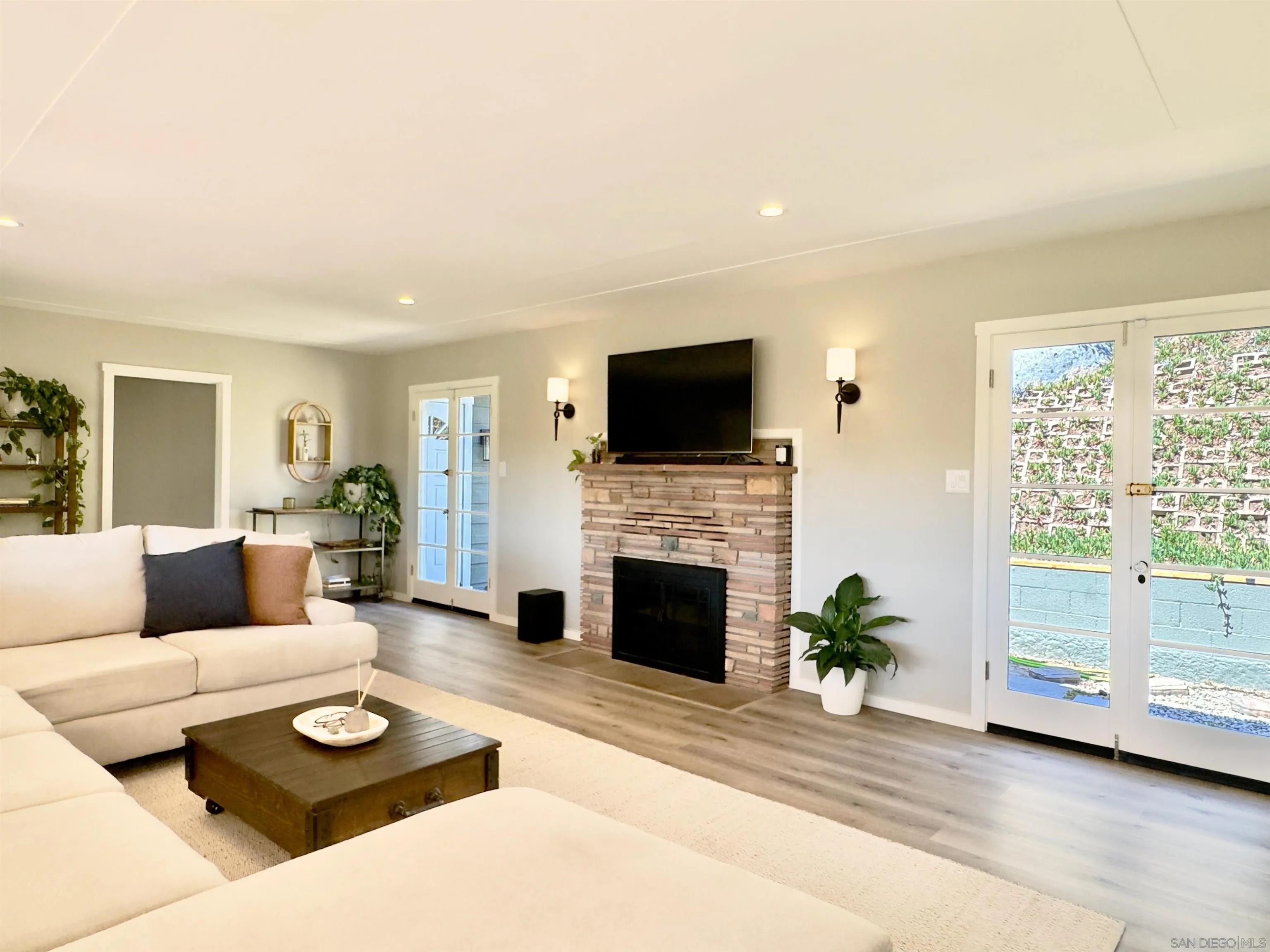 https://cdn.realtyfeed.com/cdn/127/260014280/7fccfed3157048e2d999dd1603992b90.webp