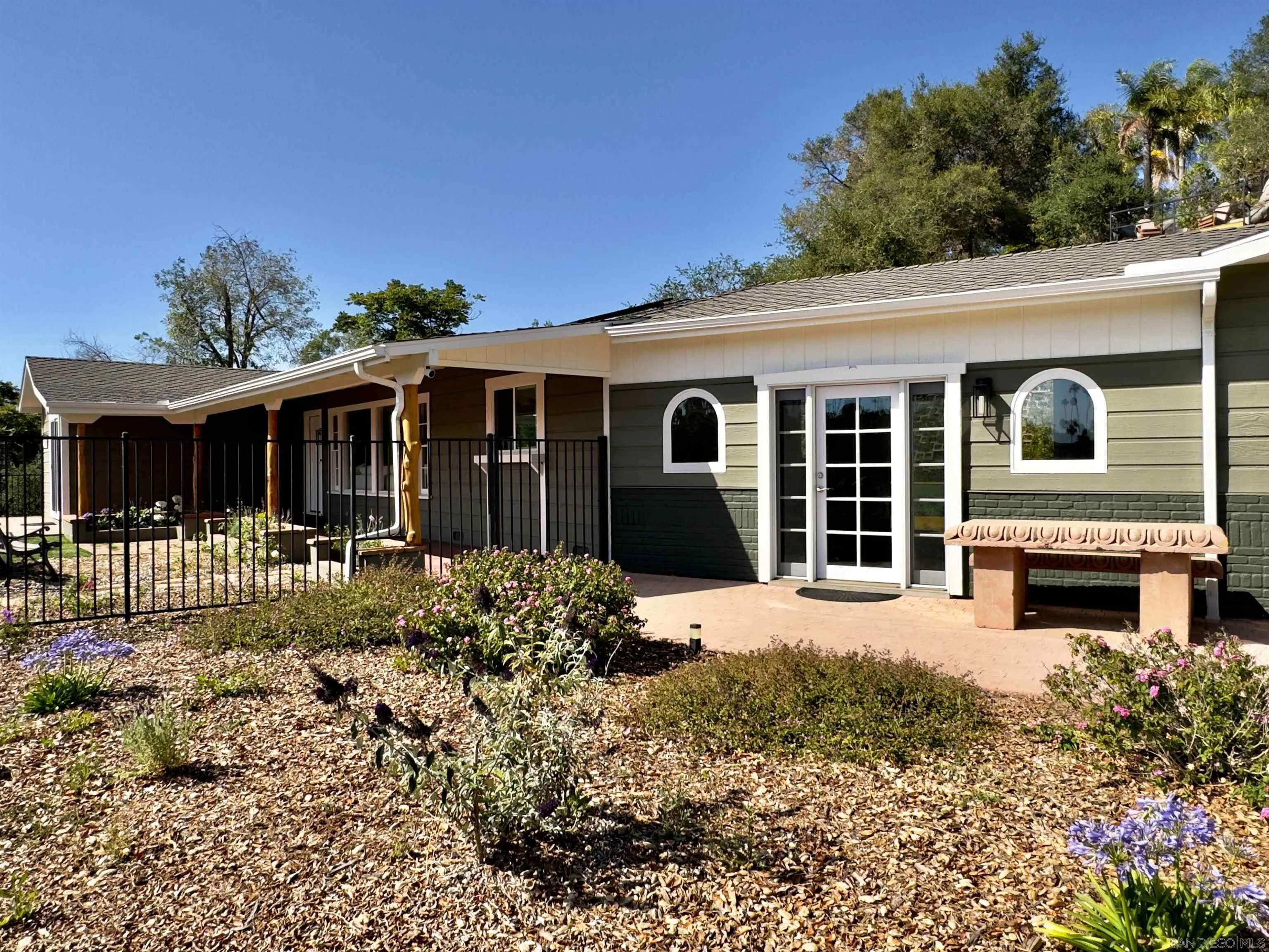 https://cdn.realtyfeed.com/cdn/127/260014280/7fd74d865c8a69ea1feb2e0c5b408693.webp