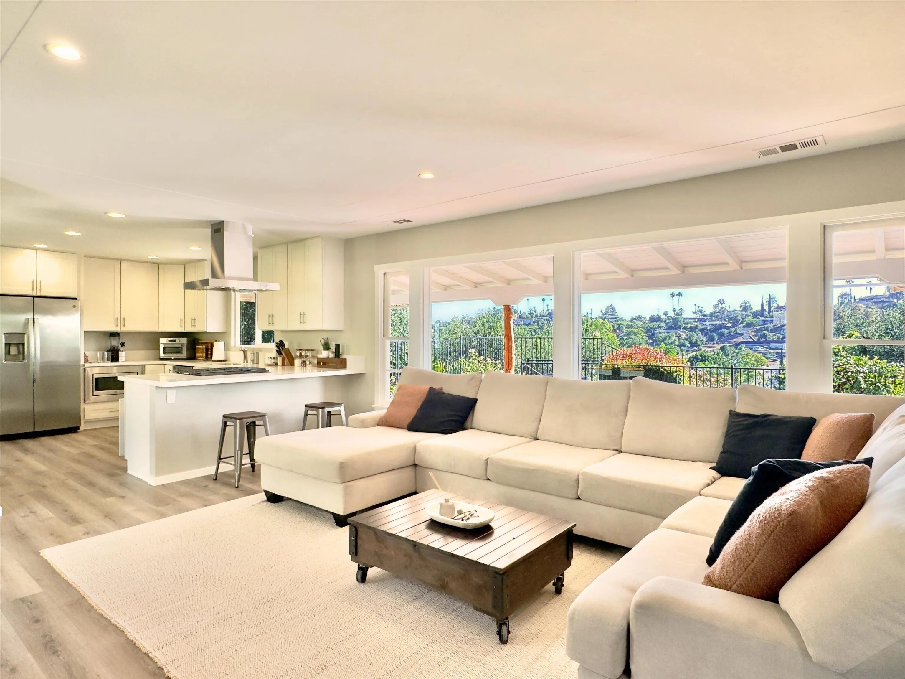 https://cdn.realtyfeed.com/cdn/127/260014280/89fb129166d875da657a5e009664c299.webp