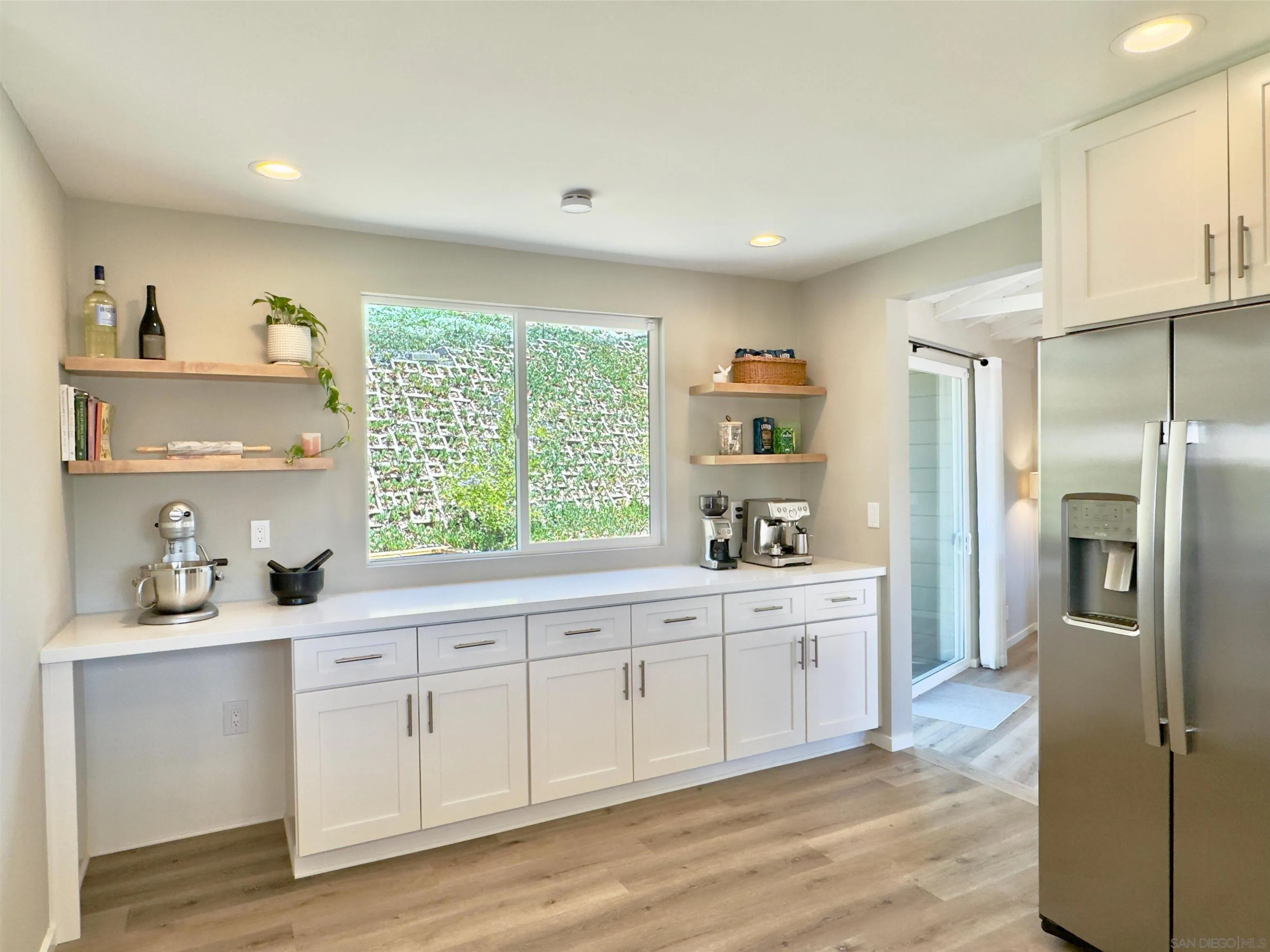 https://cdn.realtyfeed.com/cdn/127/260014280/8b2d3172334f54adfbe8231511b6cac2.webp