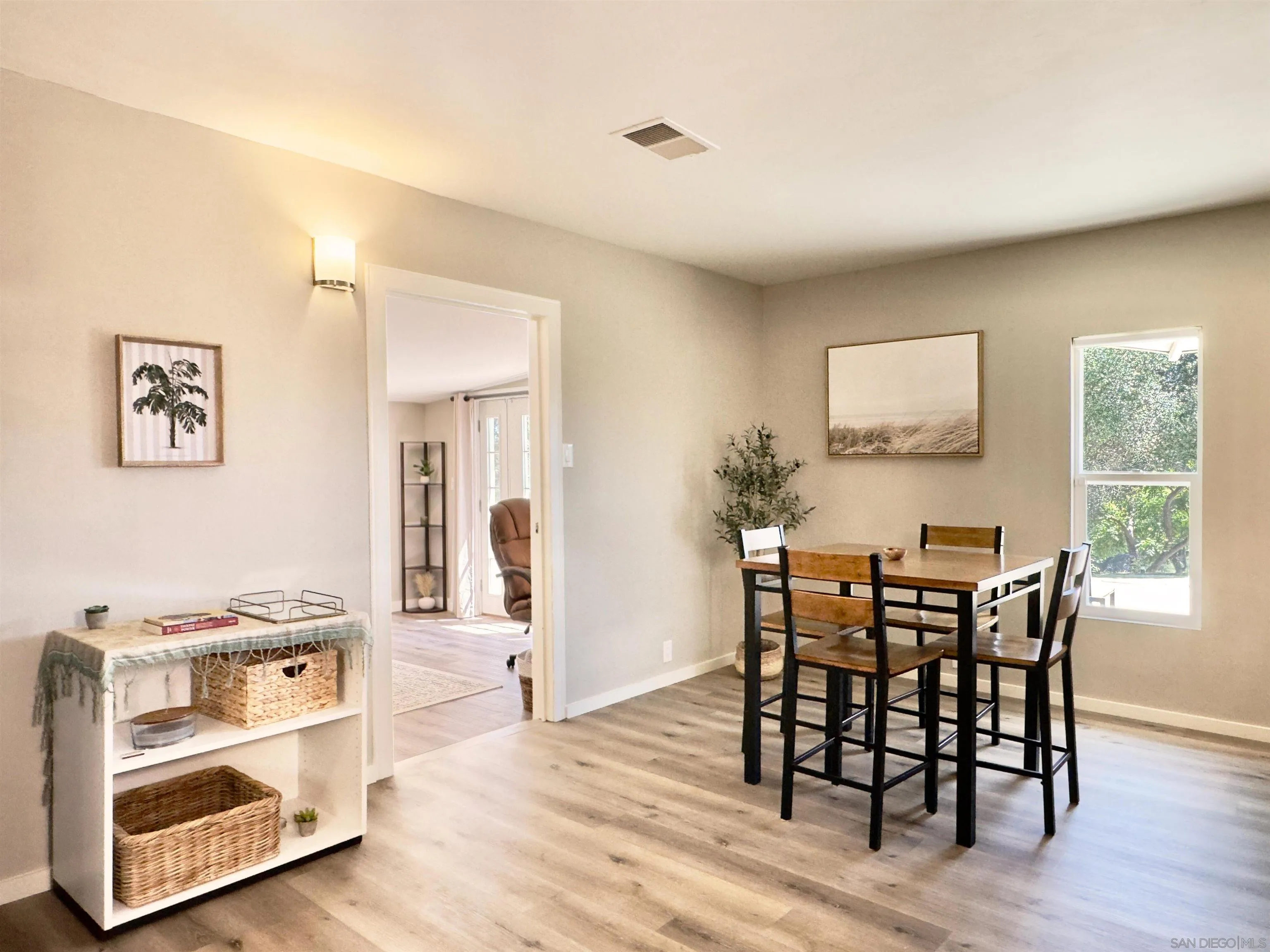 https://cdn.realtyfeed.com/cdn/127/260014280/9fc30350d465edb0ea722f6f34b2339a.webp