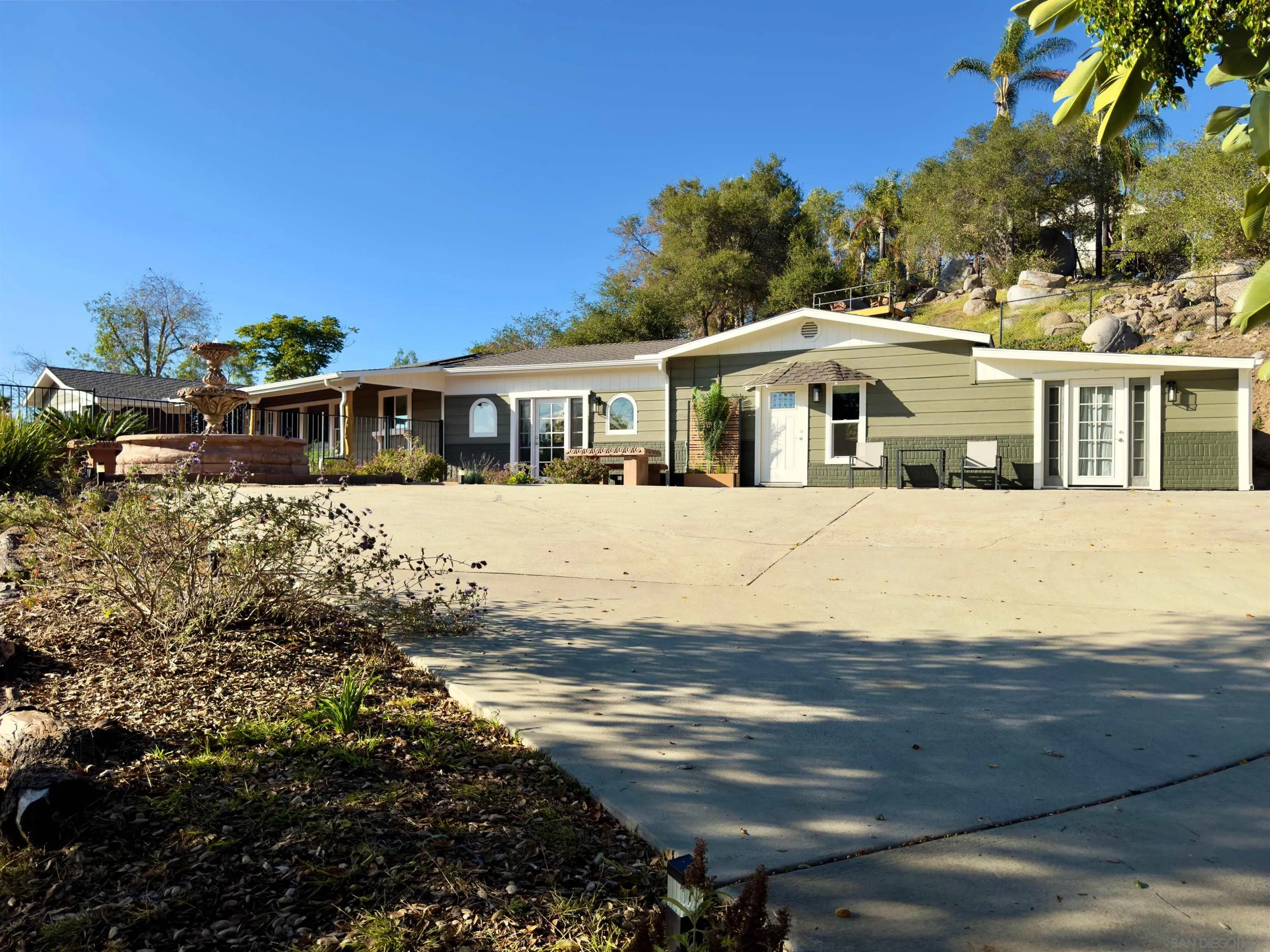 https://cdn.realtyfeed.com/cdn/127/260014280/a313b0b8637f8f9887a8f34bf1105049.webp