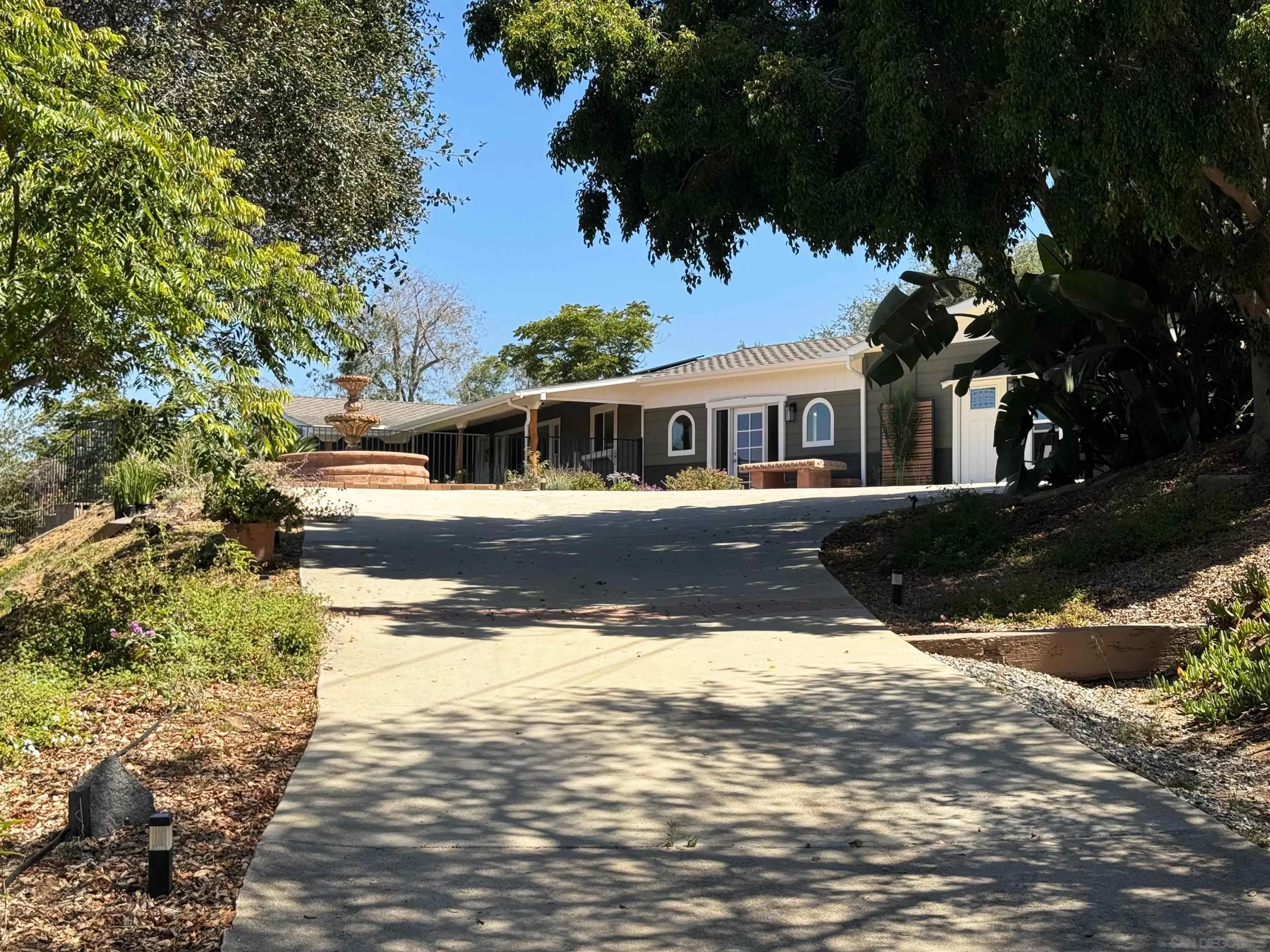 https://cdn.realtyfeed.com/cdn/127/260014280/ef54d5d6ae5de15774cb98a8be970088.webp