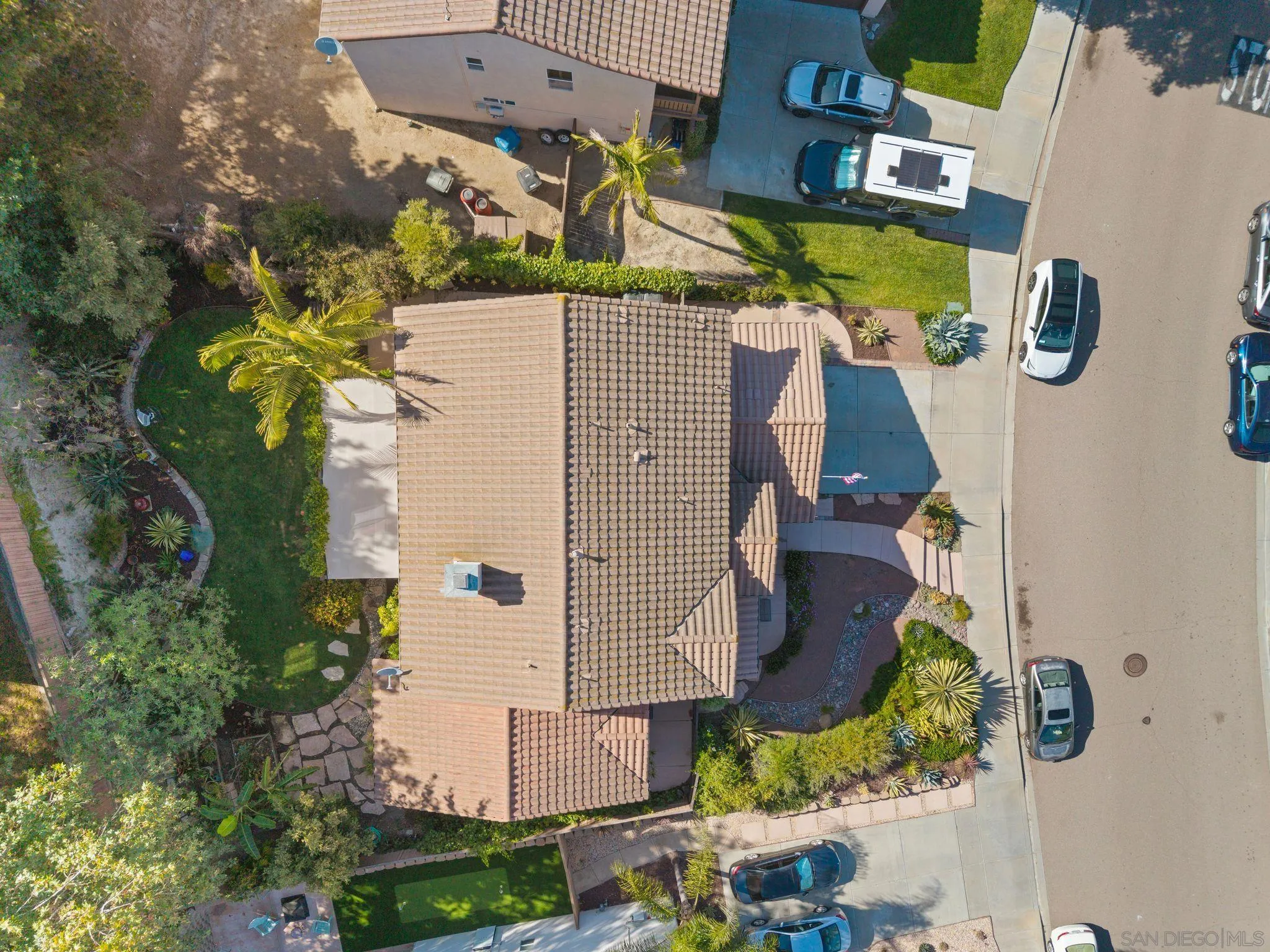 https://cdn.realtyfeed.com/cdn/127/260014281/2165ca8f0a86a50e646794275084a7f3.webp