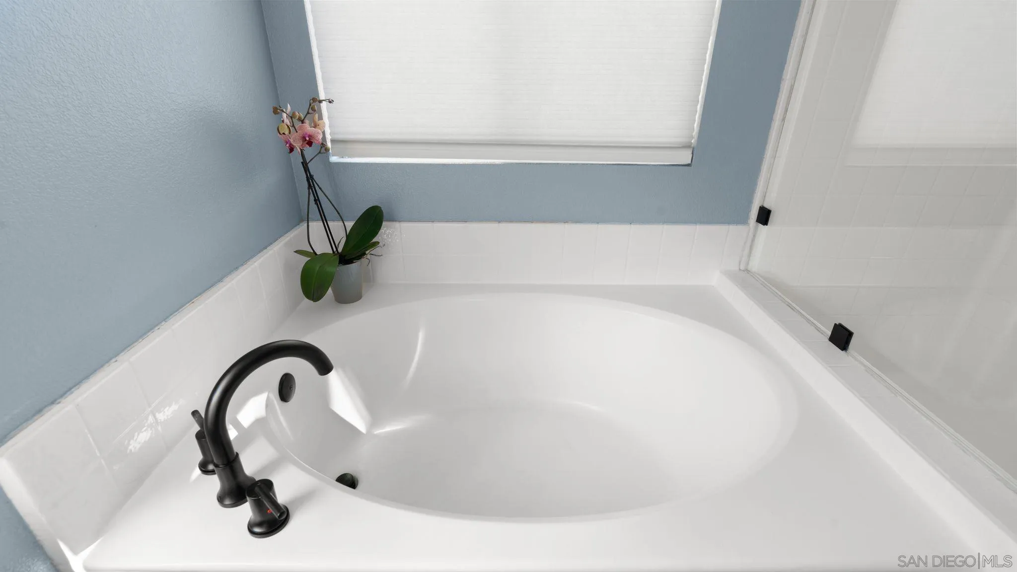 https://cdn.realtyfeed.com/cdn/127/260014281/467687dee5cb2367bd2350f245abdd16.webp