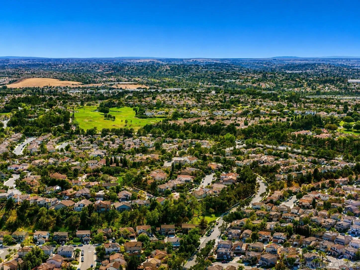 https://cdn.realtyfeed.com/cdn/127/260014281/711b59c24bdf7fce5cef813b140c486d.webp