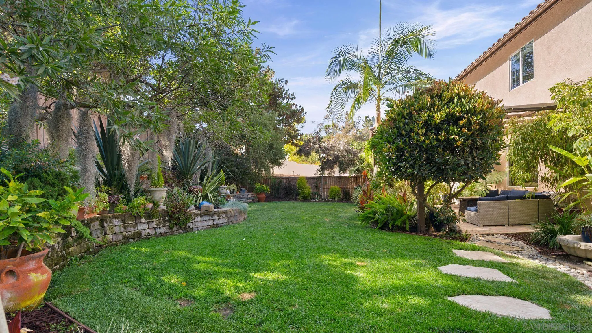 https://cdn.realtyfeed.com/cdn/127/260014281/b2ff0d58a0d1308beb404a7c61314a8f.webp