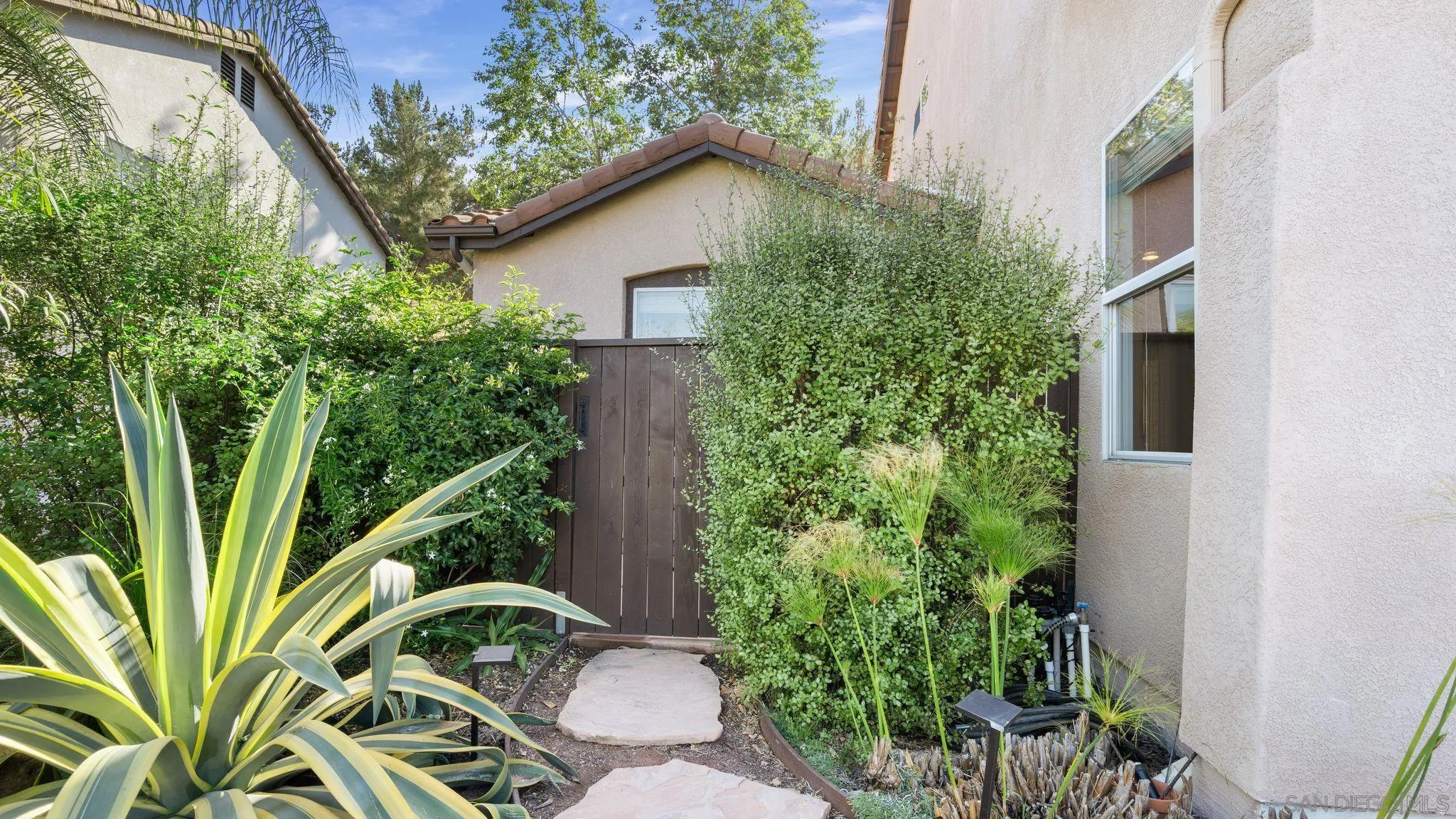 https://cdn.realtyfeed.com/cdn/127/260014281/e8a9dcfed21cb633f69ca290ea3d13e5.webp