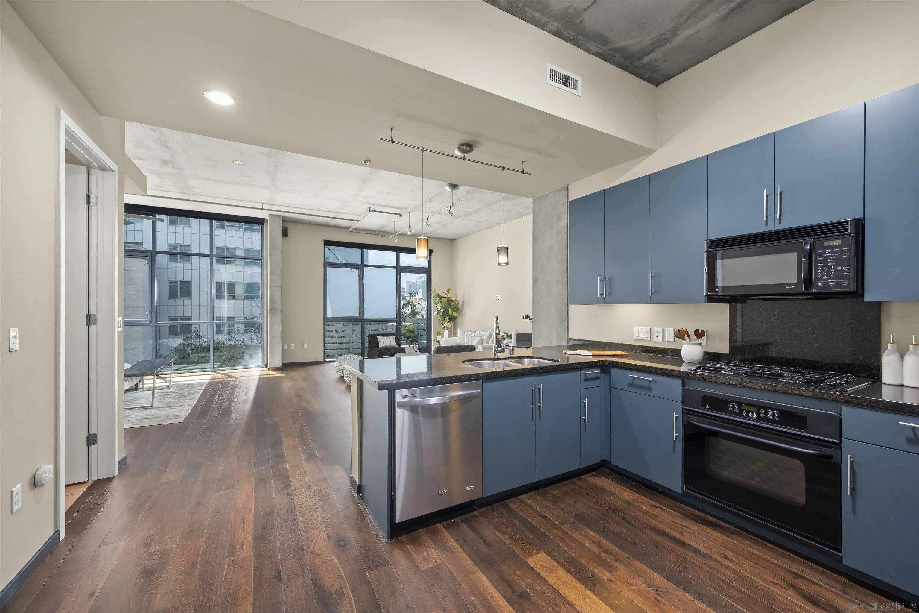 Photo #1: 260014283 Listing: Photo #1