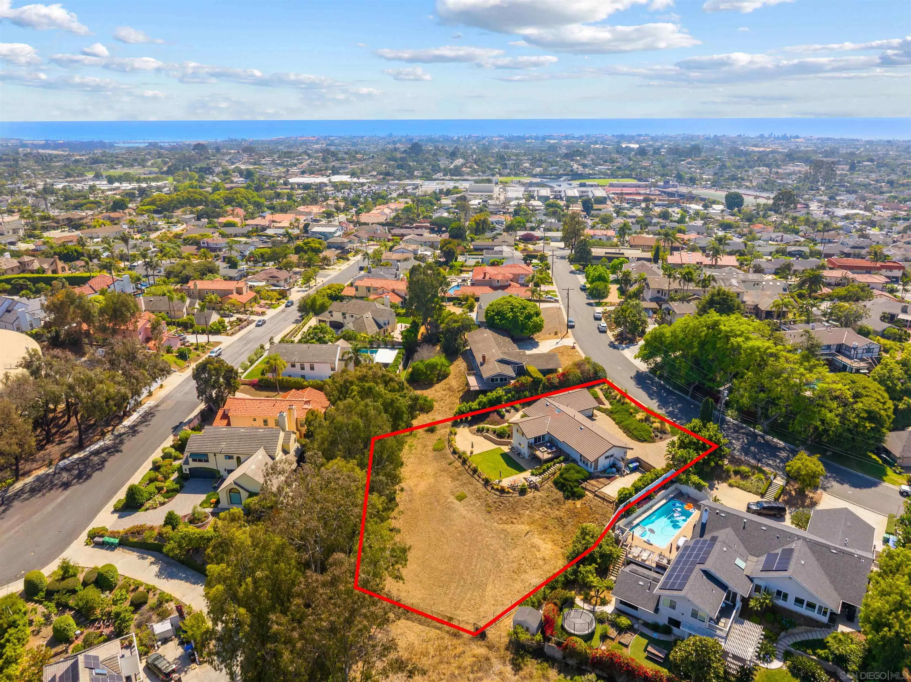 https://cdn.realtyfeed.com/cdn/127/260014286/007e5ff0bfd151300486bd6955837554.webp