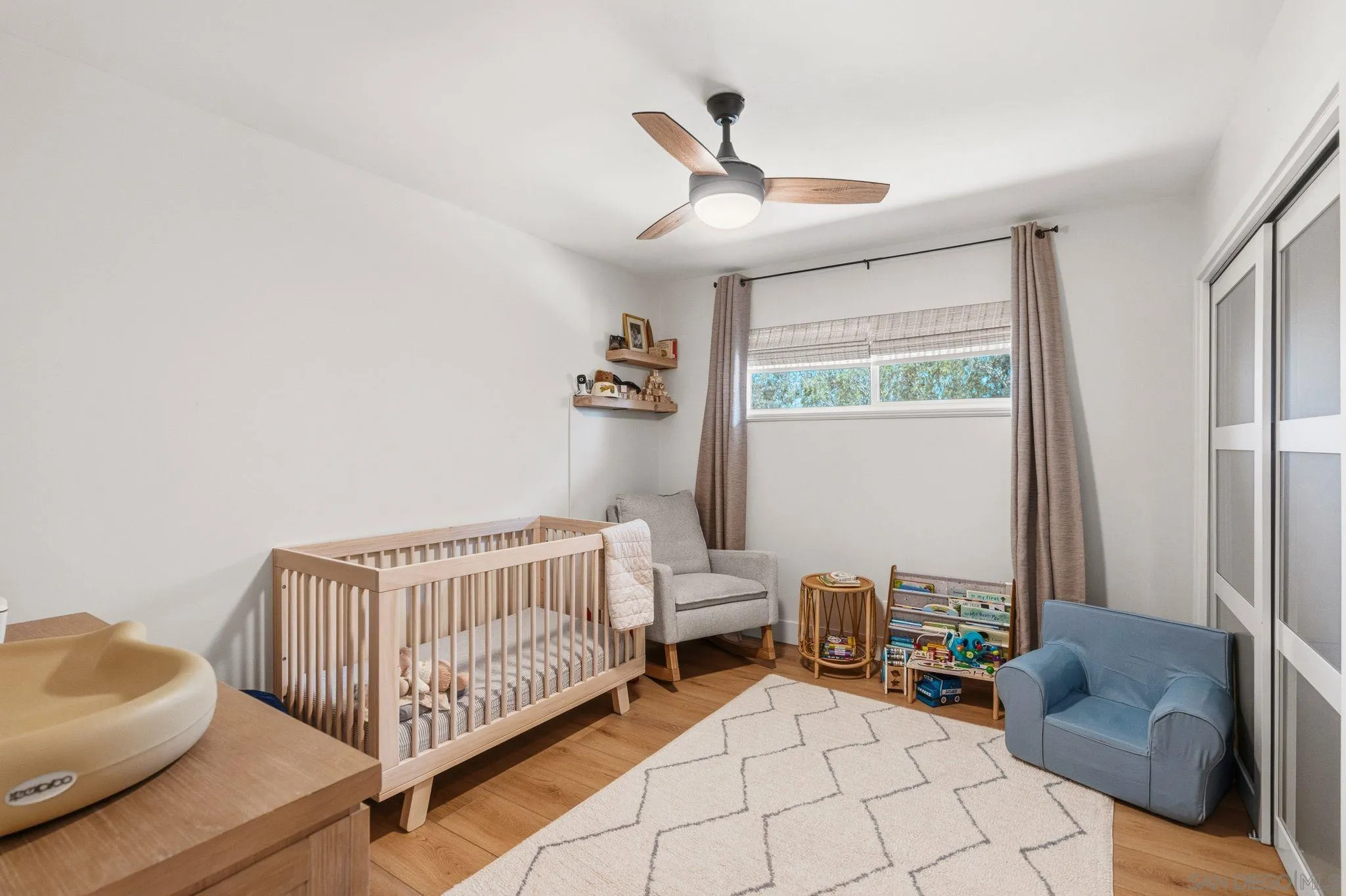 https://cdn.realtyfeed.com/cdn/127/260014286/249399f9e4d55101e8913481af63fb96.webp