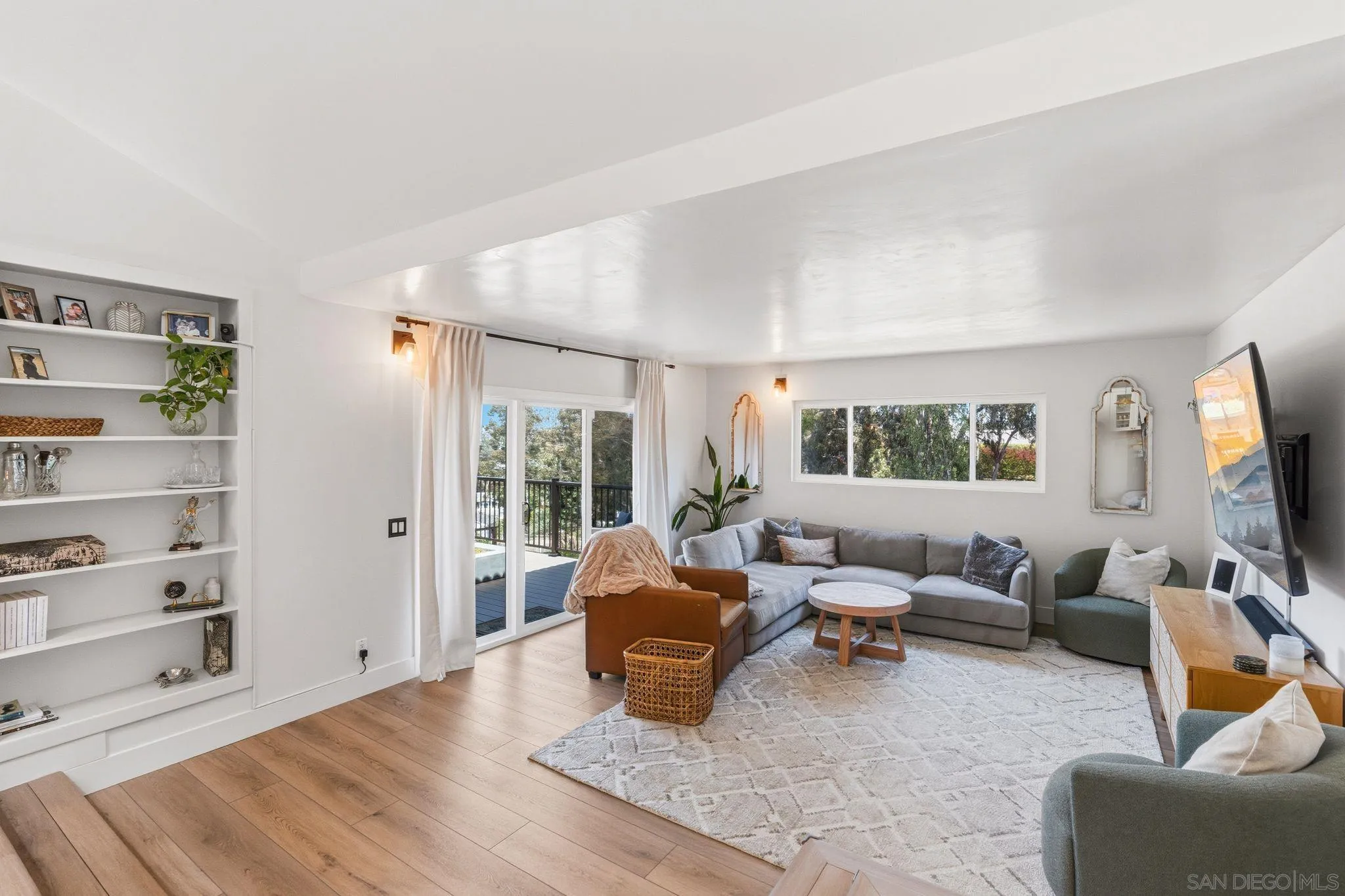 https://cdn.realtyfeed.com/cdn/127/260014286/888fb1a41b74d9c31d96d31b056a6cc6.webp
