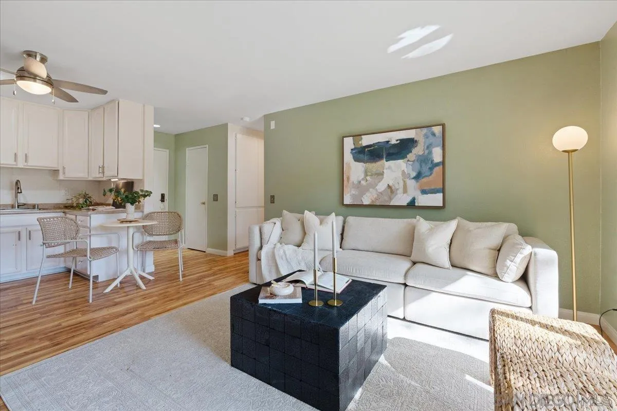 https://cdn.realtyfeed.com/cdn/127/260014287/80e445f93e386bcec121ed93ec5df04e.webp