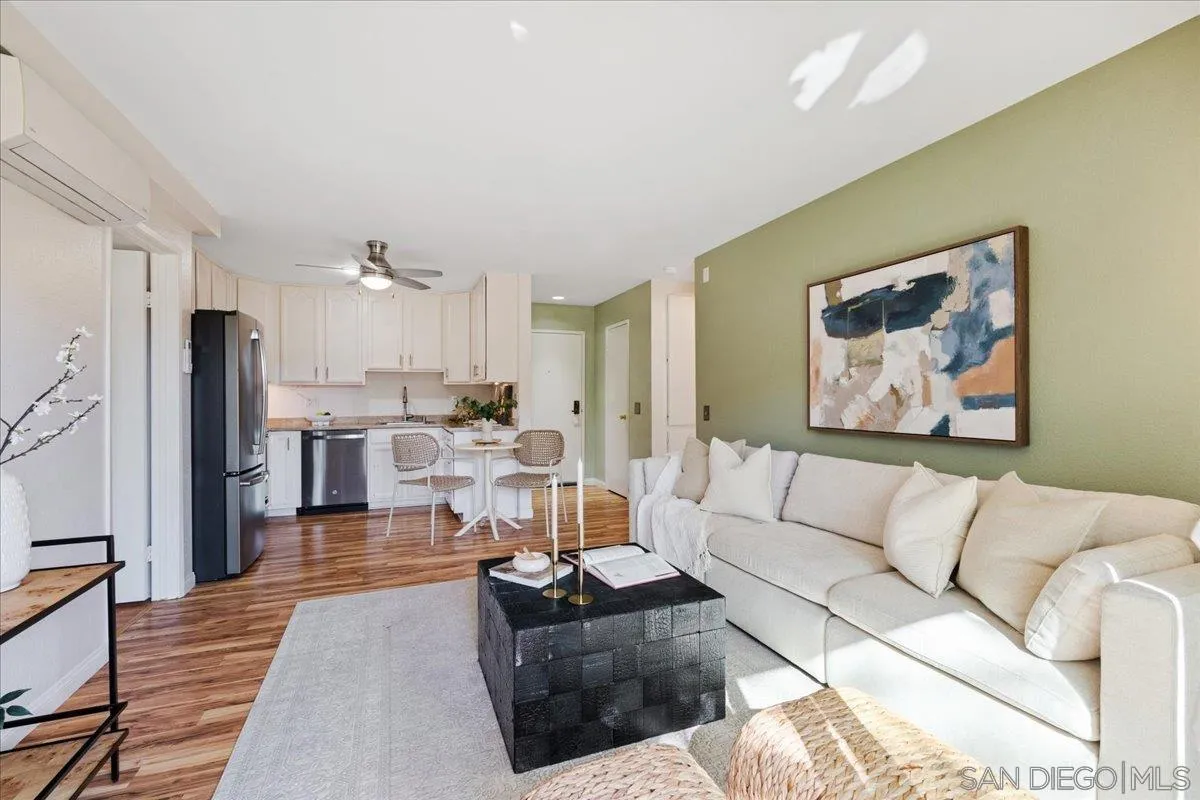 https://cdn.realtyfeed.com/cdn/127/260014287/85c26519d9c8a89c64b6e681201d8034.webp