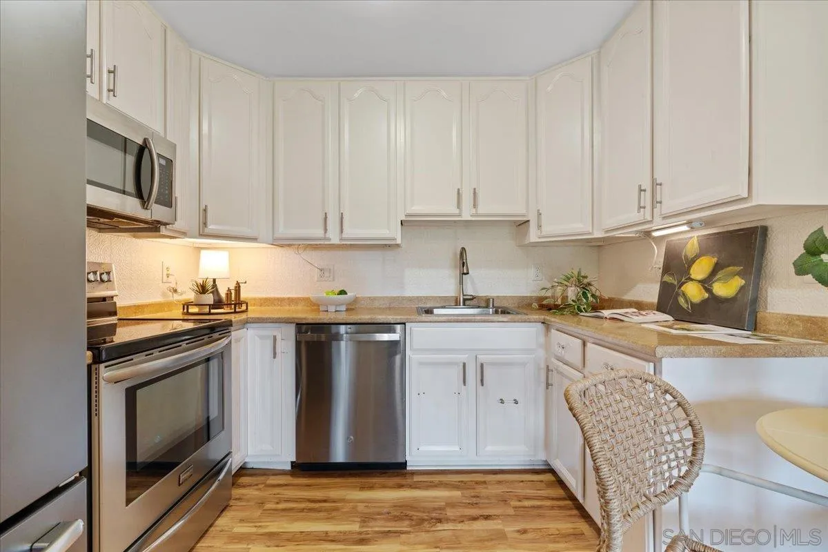 https://cdn.realtyfeed.com/cdn/127/260014287/94dc5f3876e7e86c291befc6b0873a93.webp