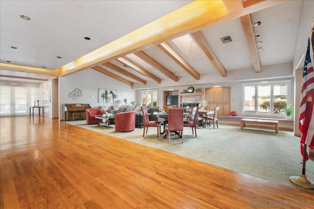 https://cdn.realtyfeed.com/cdn/127/260014287/ebbec6bd5a8da59aa4f4b5c149f6c011.webp