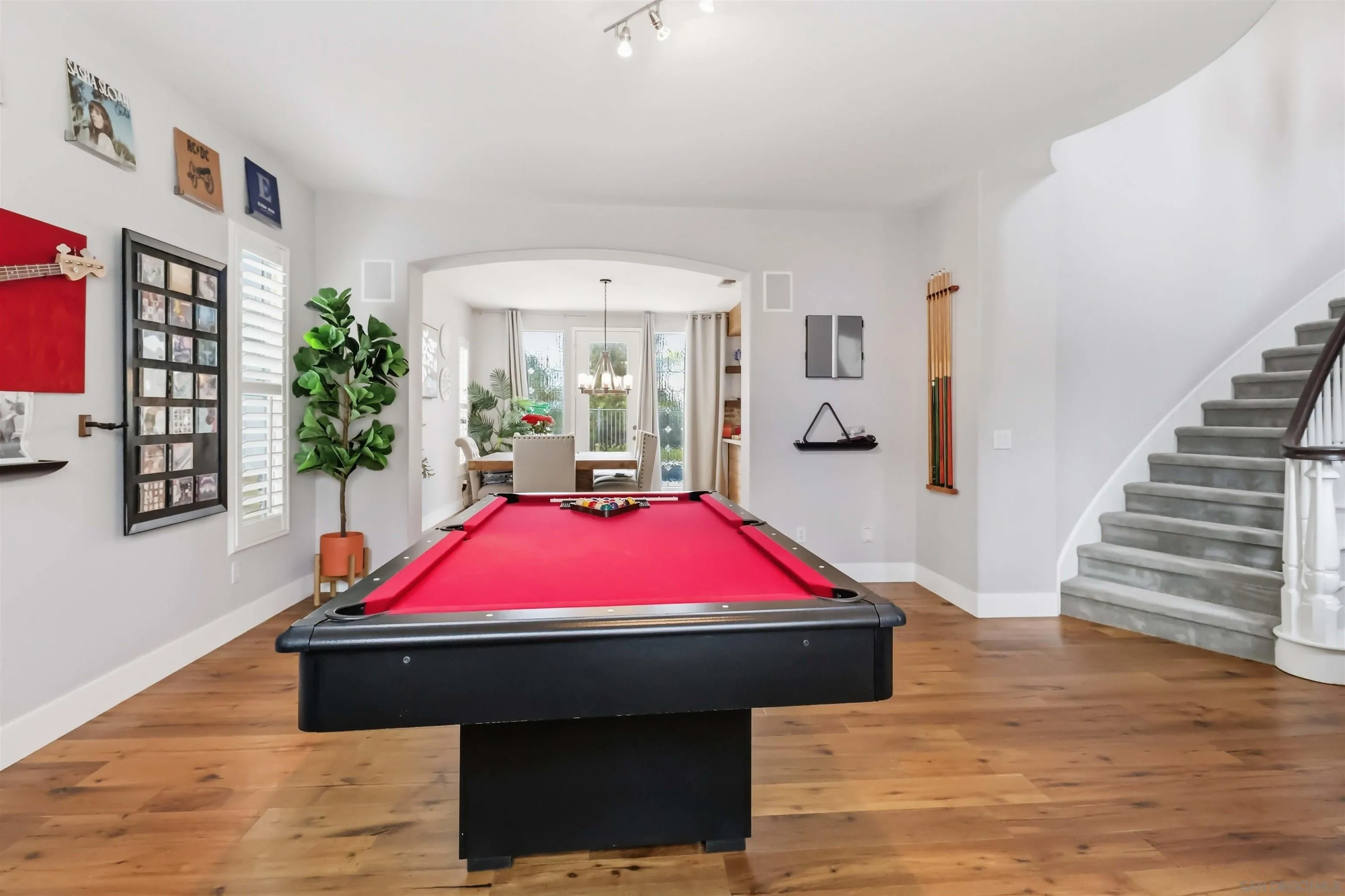 https://cdn.realtyfeed.com/cdn/127/260014288/25adce8606ce62ef362c122b82b32445.webp