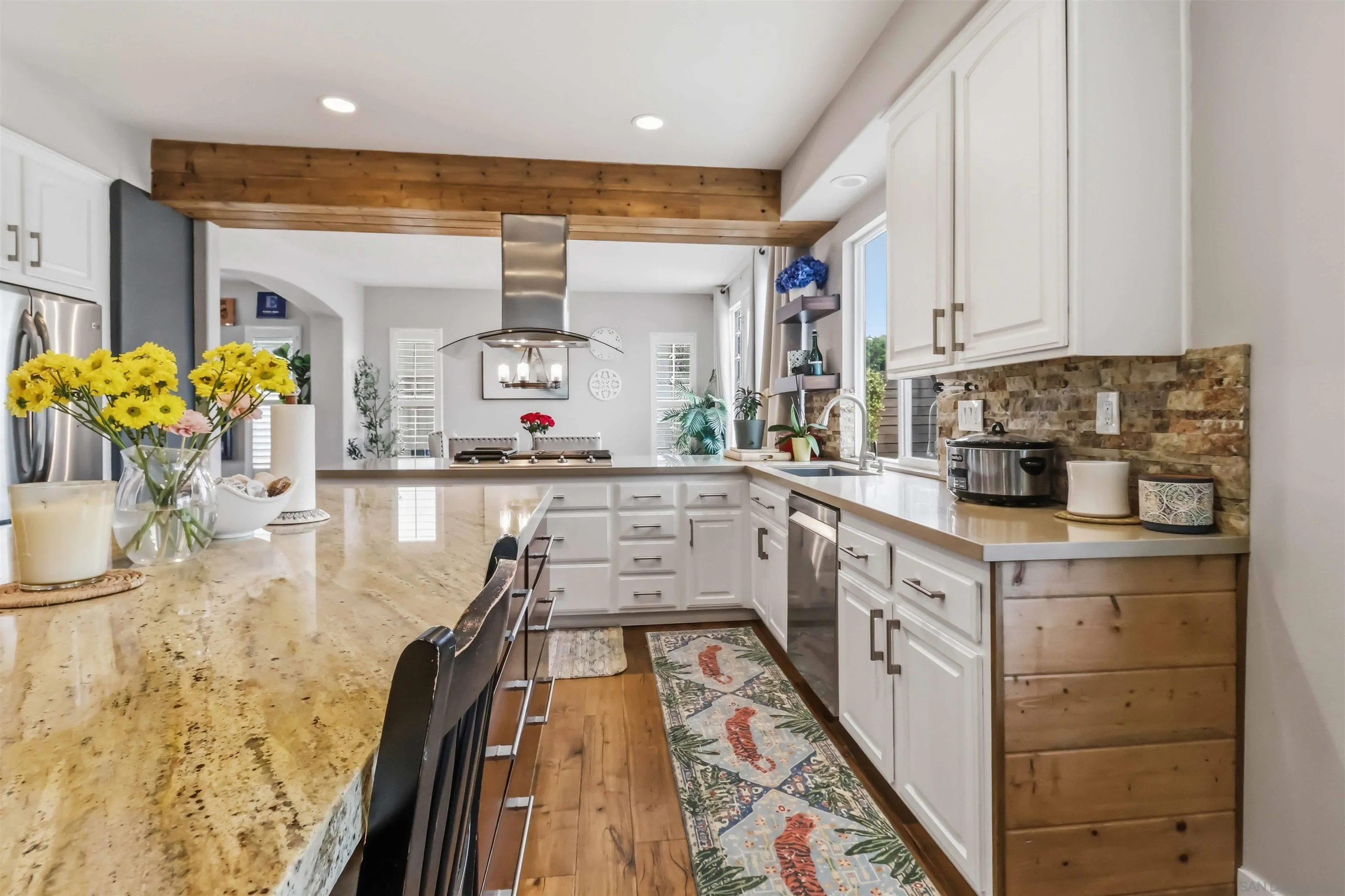 https://cdn.realtyfeed.com/cdn/127/260014288/97d01a8c17daed0f20679b13ec7ff703.webp