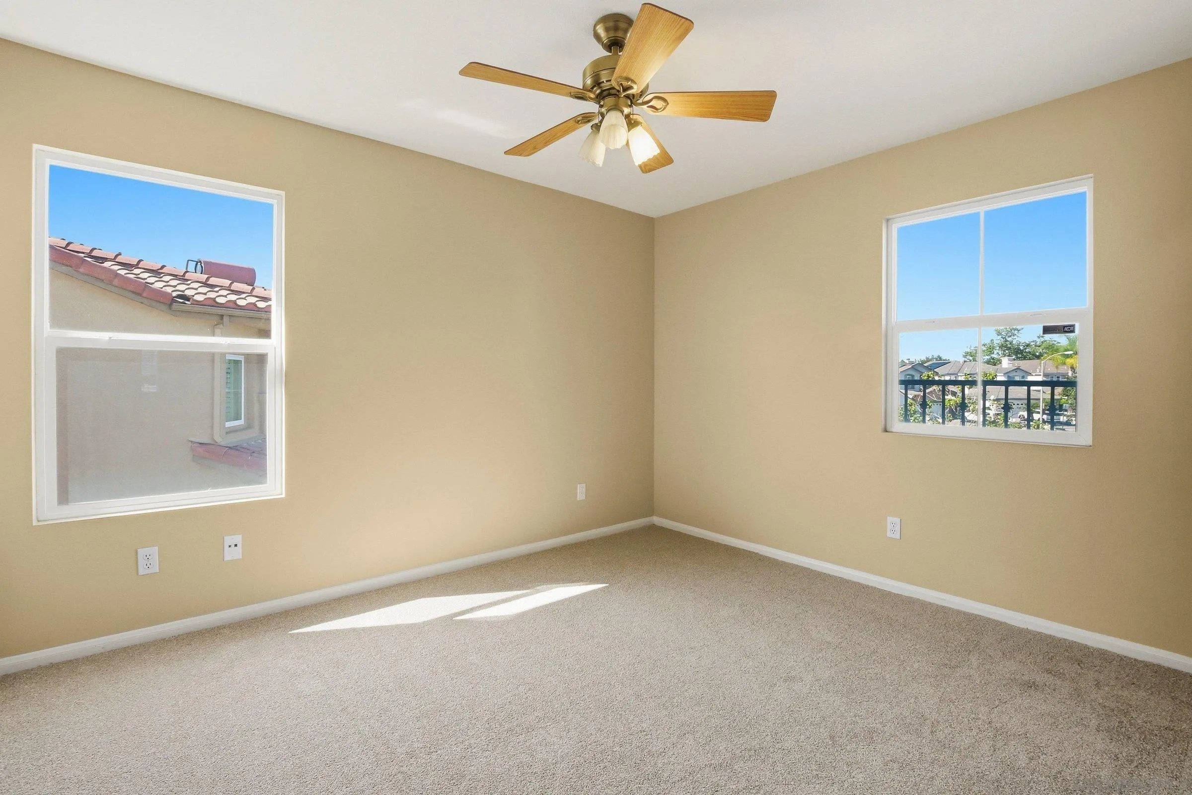 https://cdn.realtyfeed.com/cdn/127/260014289/0c233827e72d2f6c217f45bcab3cd821.webp