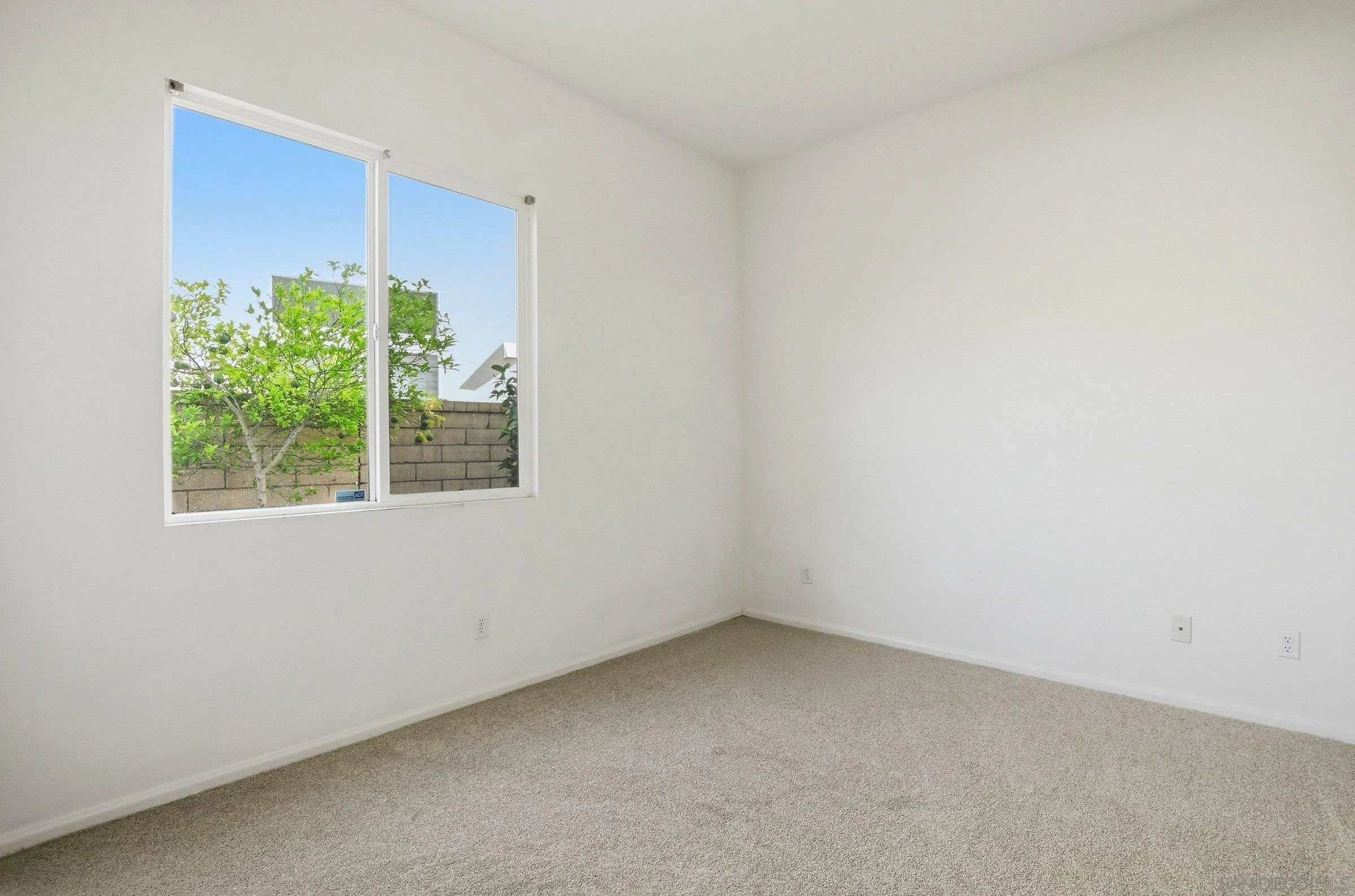 https://cdn.realtyfeed.com/cdn/127/260014289/190b26ee7a755c8f645fd00c83321e6a.webp
