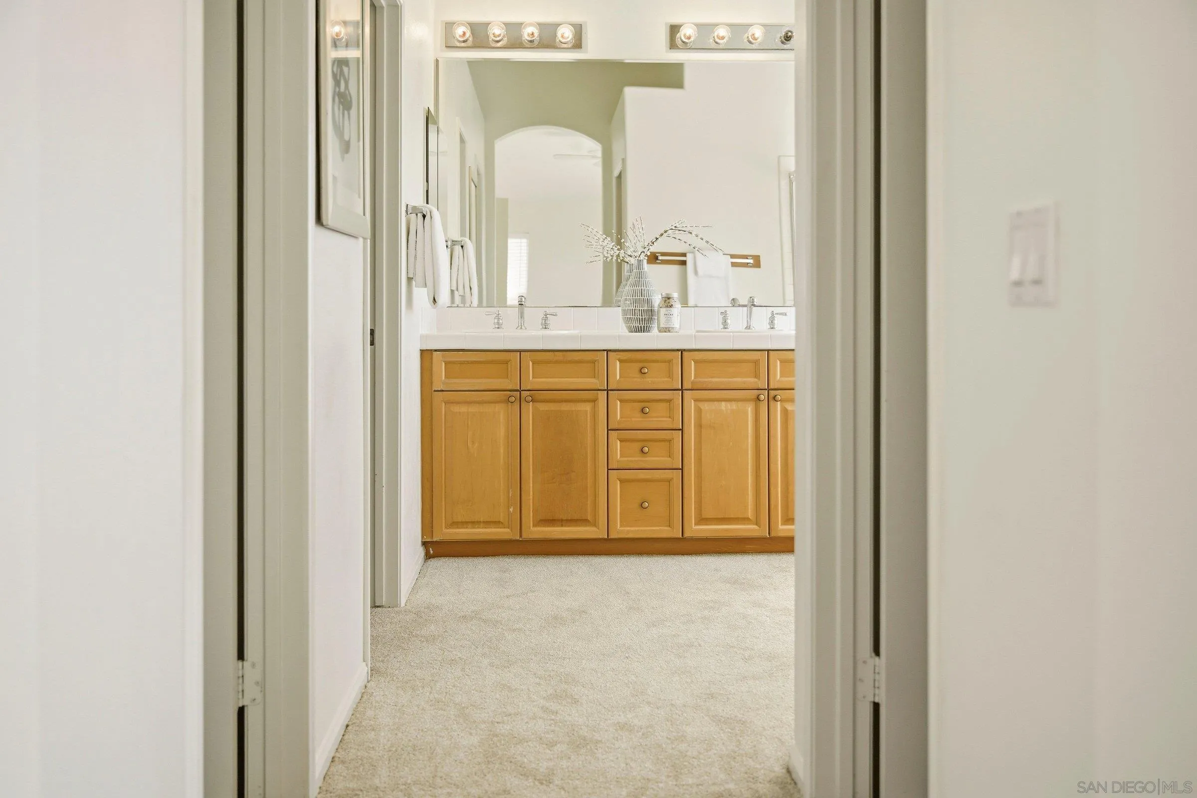 https://cdn.realtyfeed.com/cdn/127/260014289/4f88bfc4ff30dd0b7dd28d1a36ef716a.webp