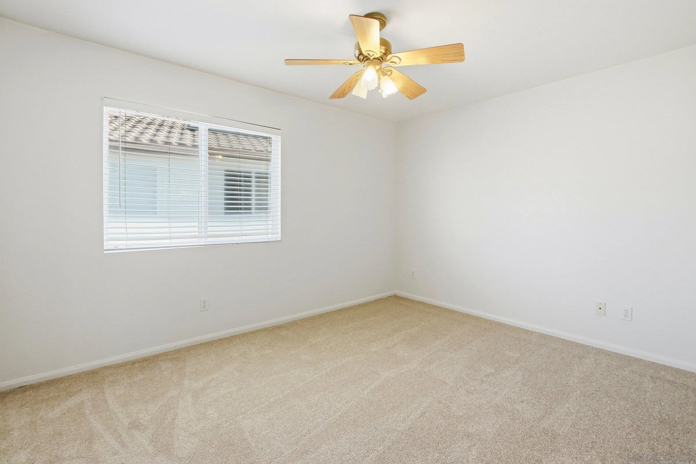 https://cdn.realtyfeed.com/cdn/127/260014289/862db5765f8a2e24b725e016bf20a497.webp