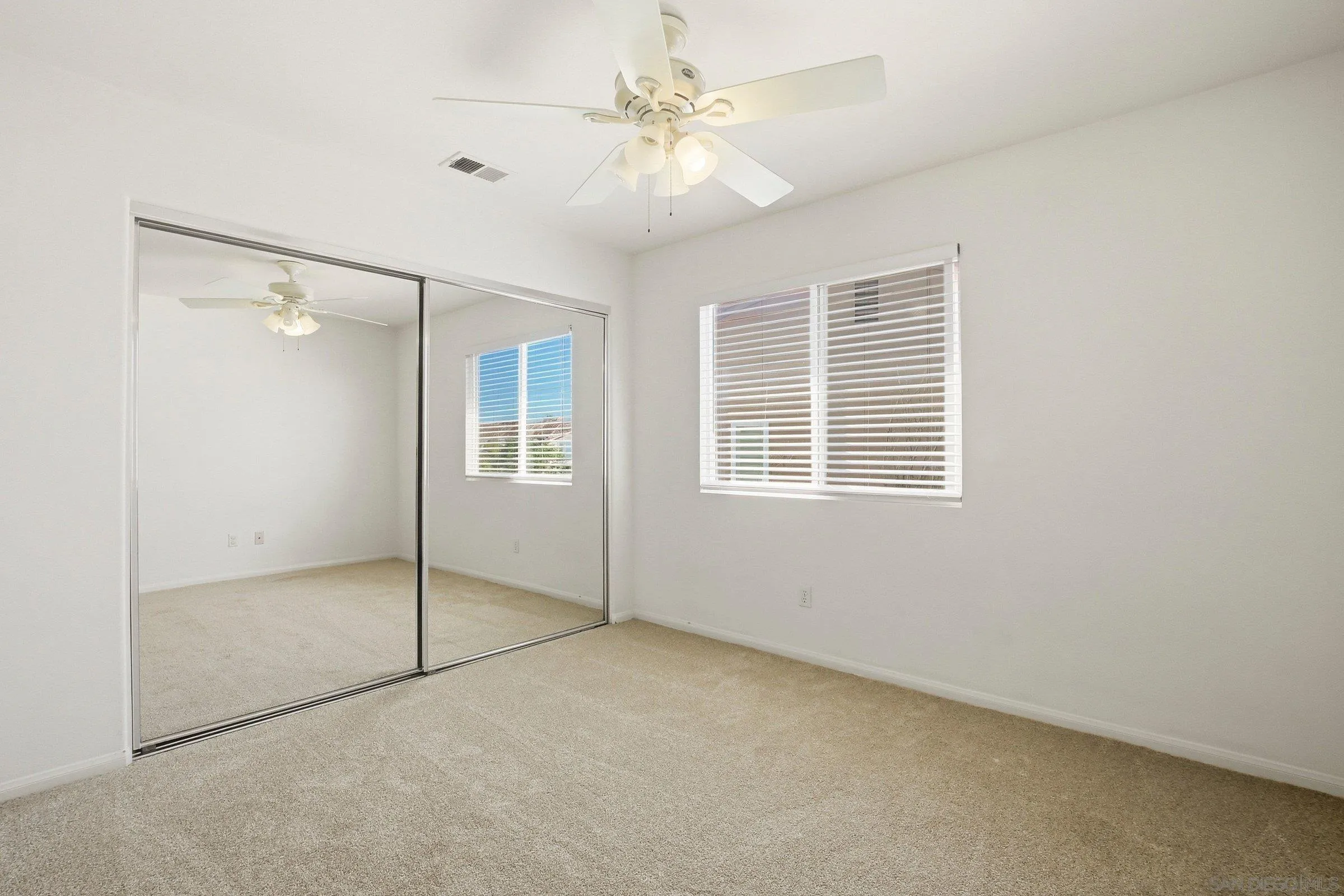 https://cdn.realtyfeed.com/cdn/127/260014289/9c7b924d03516b9e8780ce4f4dcd933f.webp